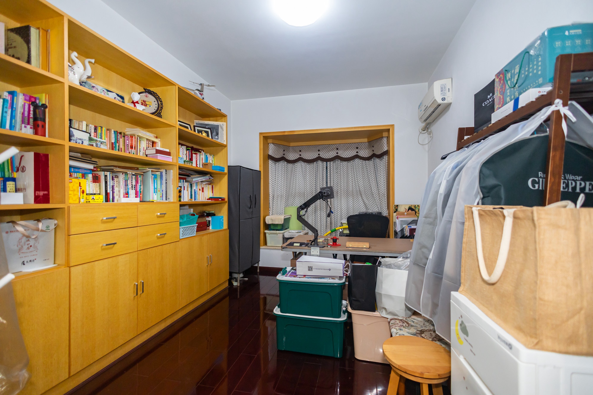 阳光紫薇园  4室2厅3卫    118.0万 阳光紫薇园  4室2厅3卫    118.0万卧室