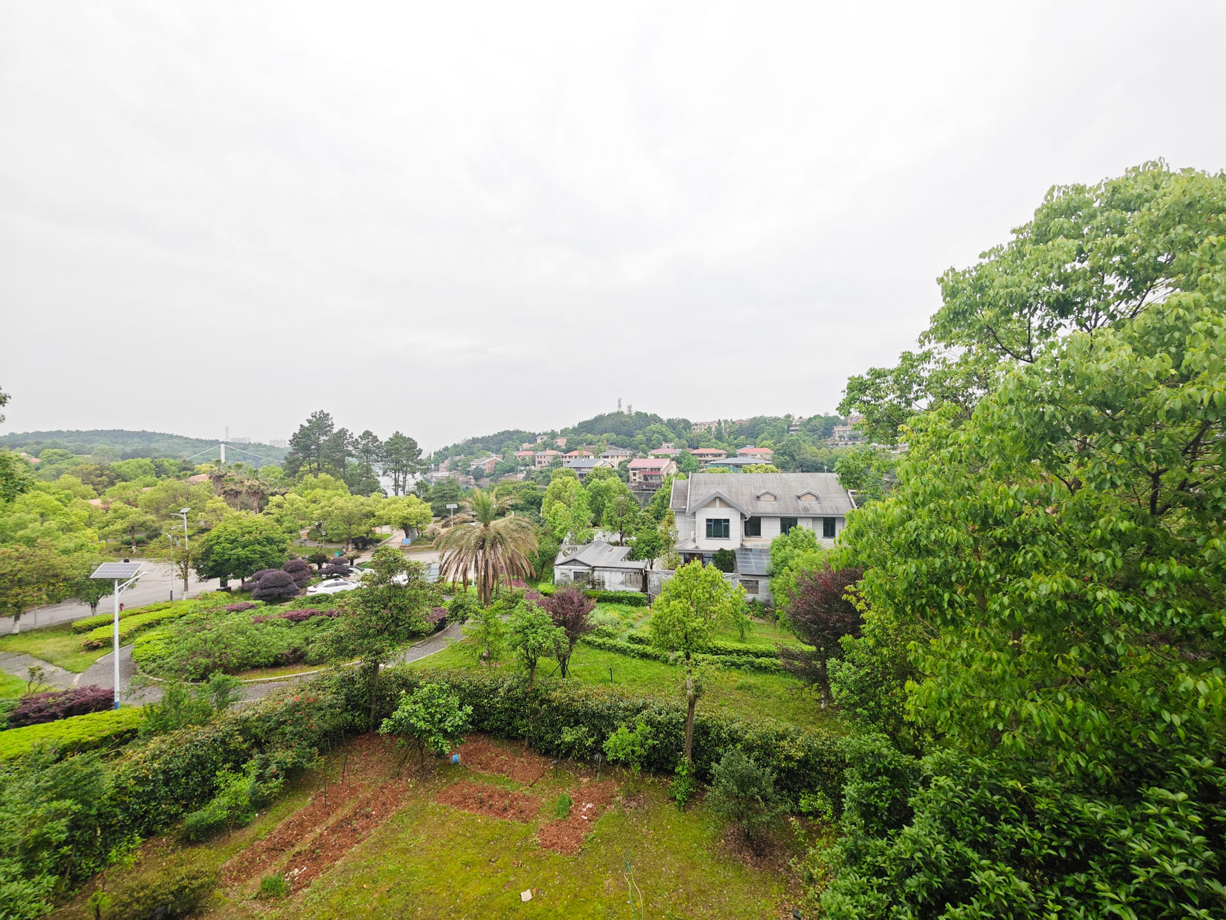 同升湖山庄  4室2厅2卫   119.80万其他