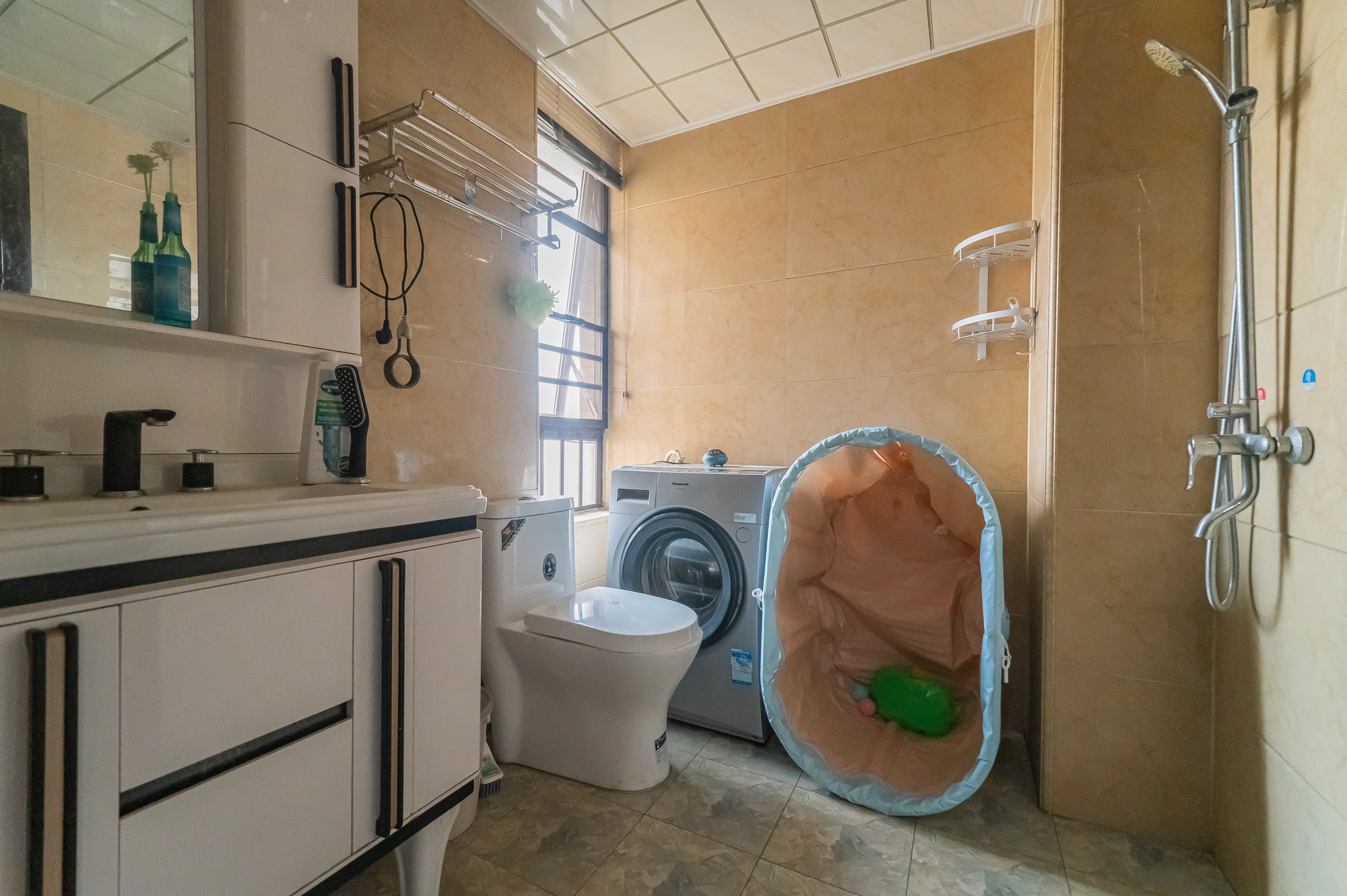 华润凤凰城三期 3室2厅2卫 102.0万 华润凤凰城三期 3室2厅2卫 102.0万卫生间