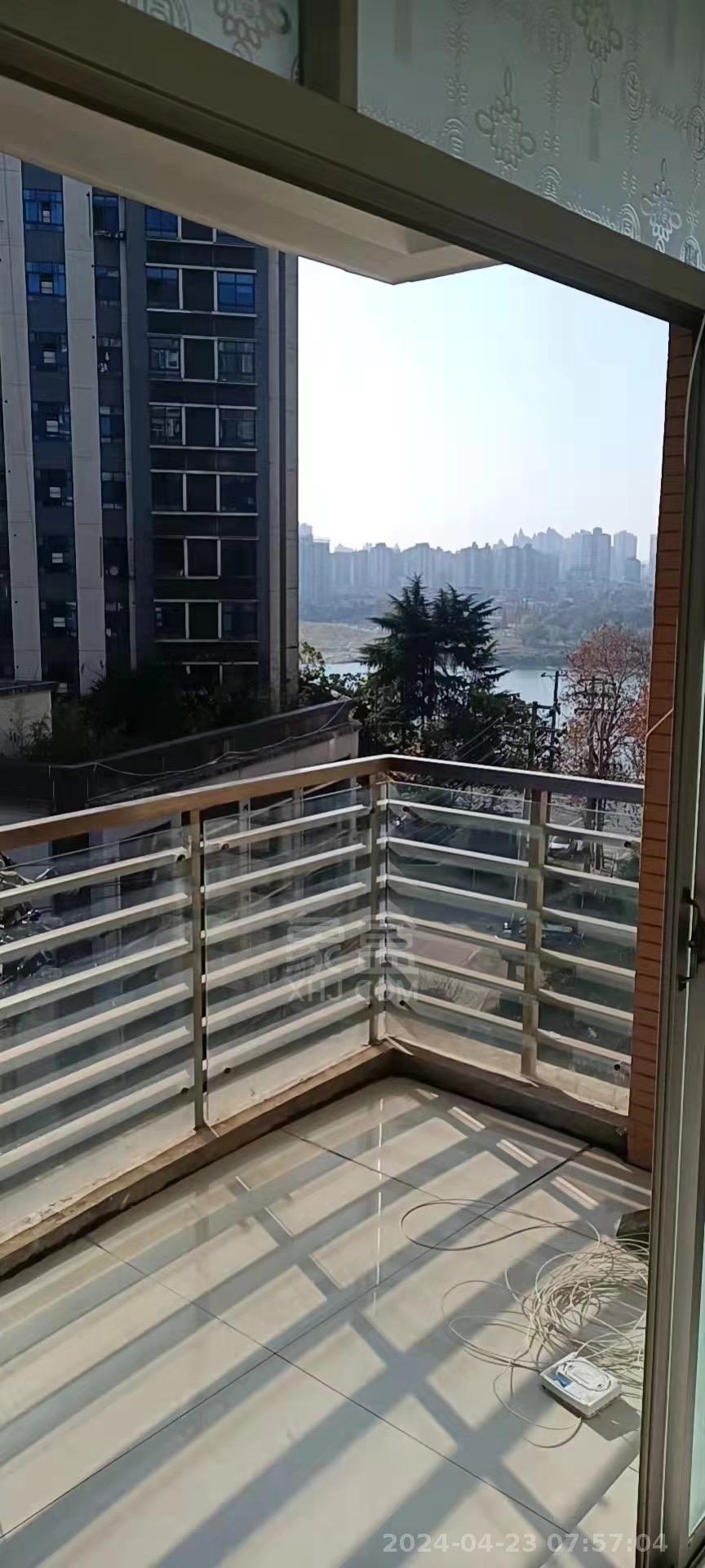 四季花园 3室2厅1卫 1800.00元/月 四季花园 3室2厅1卫 1800.00元/月室内图