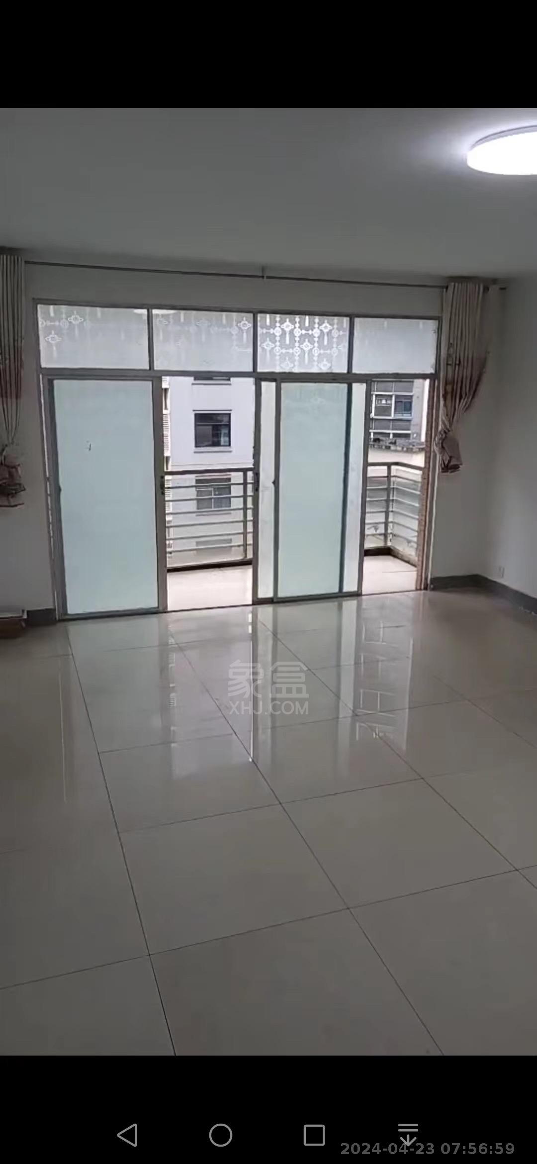 四季花园 3室2厅1卫 1800.00元/月 四季花园 3室2厅1卫 1800.00元/月室内图