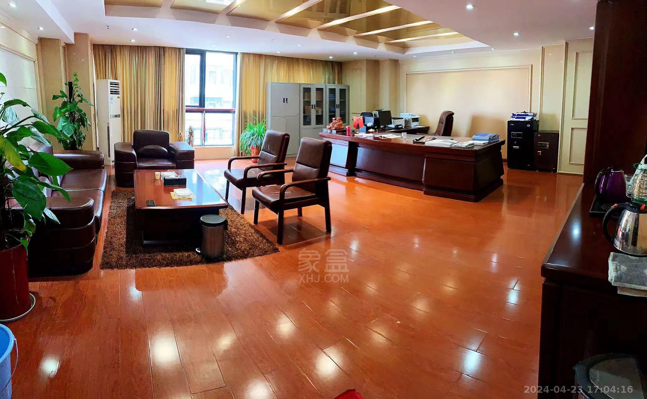 中央商业广场 1室1厅1卫 2500.00元/月 中央商业广场 1室1厅1卫 2500.00元/月室内图