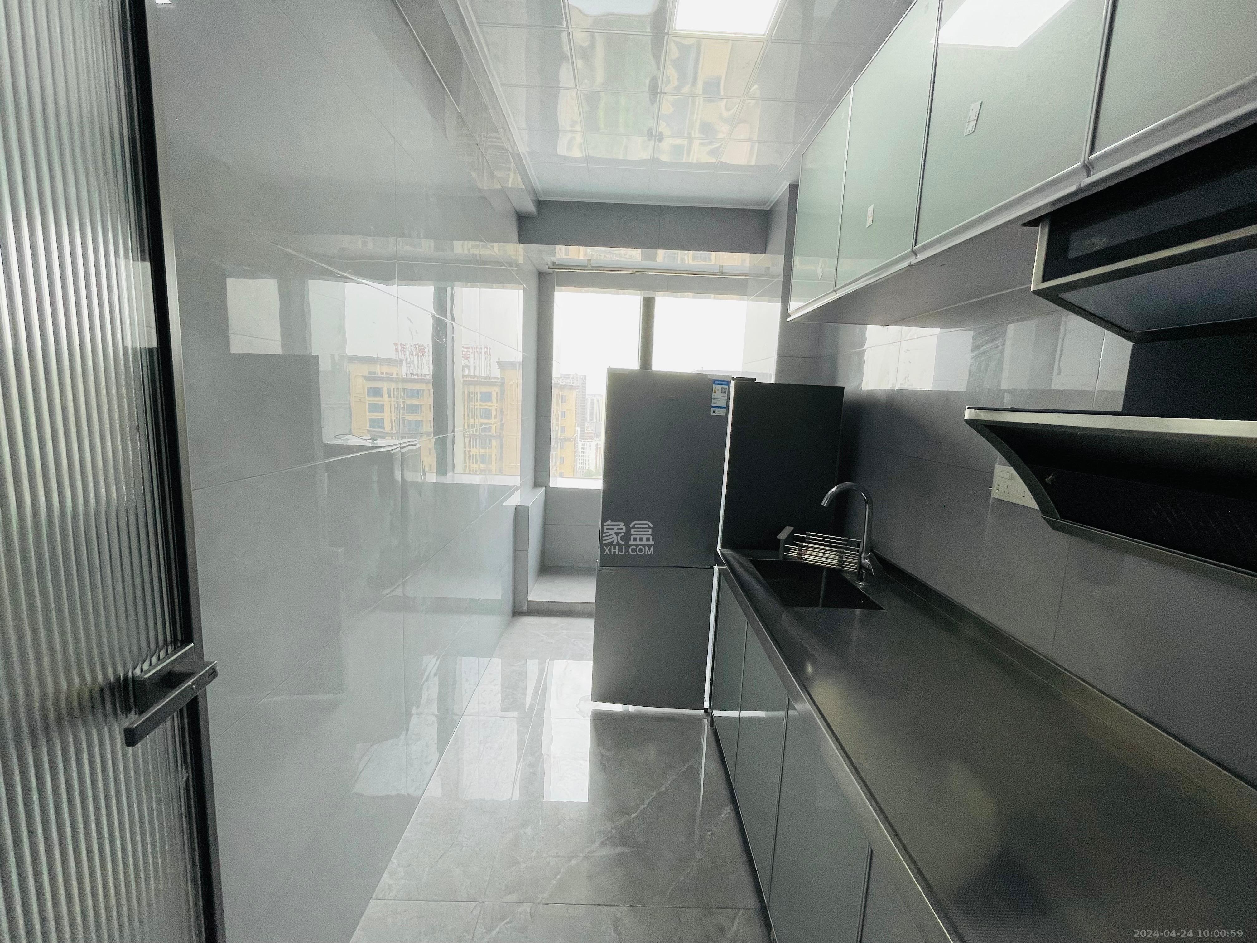 裕天国际商汇中心 0室0厅0卫 1800.00元/月 裕天国际商汇中心 0室0厅0卫 1800.00元/月室内图