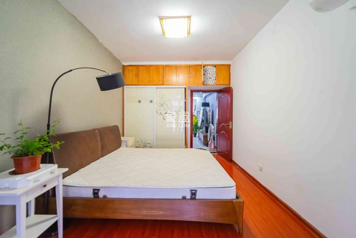 旺盛佳园 2室2厅1卫 54.0万 旺盛佳园 2室2厅1卫 54.0万卧室