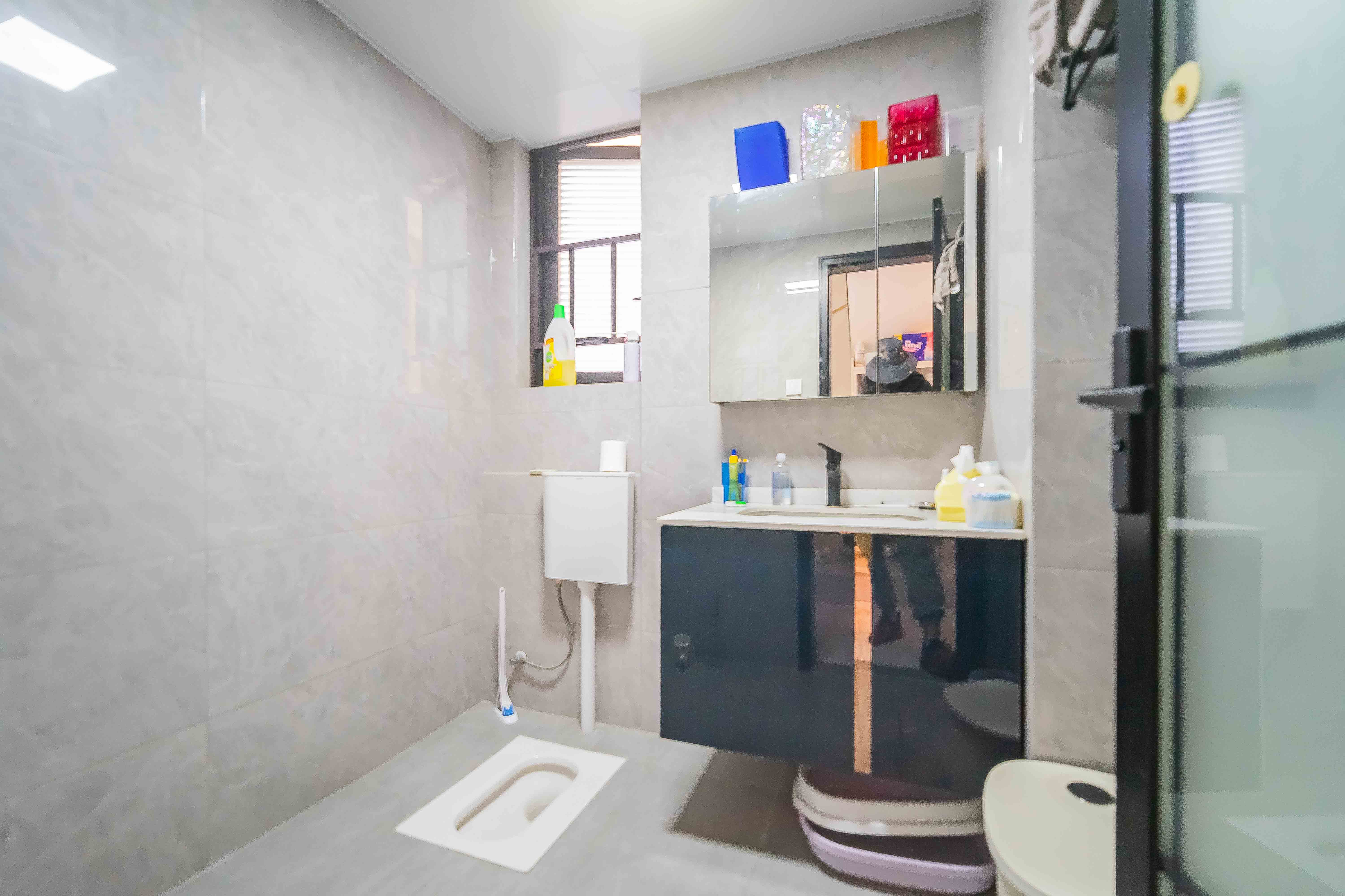 明昇壹城(明昇时代广场)二期 3室2厅2卫 210.0万 明昇壹城(明昇时代广场)二期 3室2厅2卫 210.0万卫生间