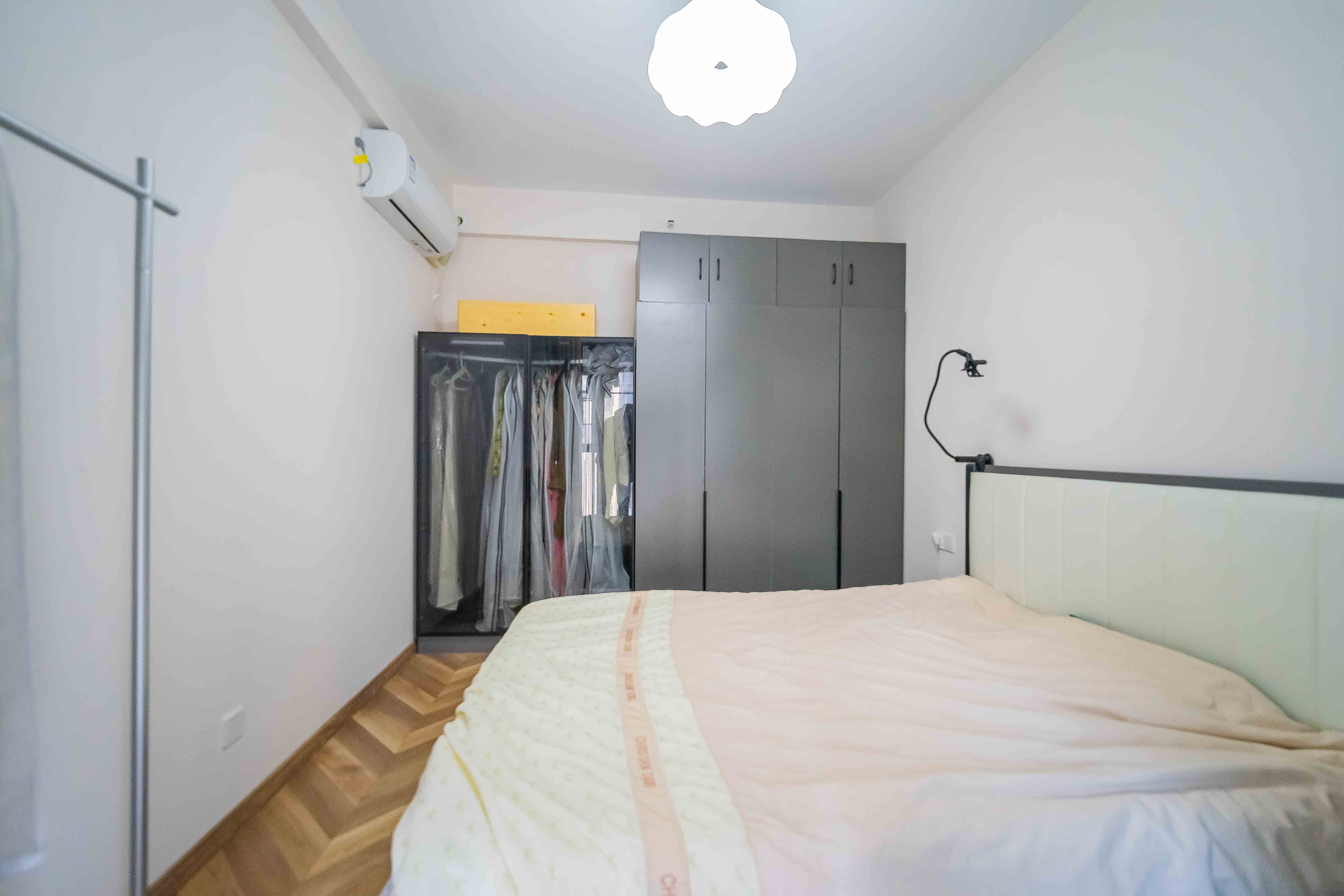 明昇壹城(明昇时代广场)二期 3室2厅2卫 210.0万 明昇壹城(明昇时代广场)二期 3室2厅2卫 210.0万卧室