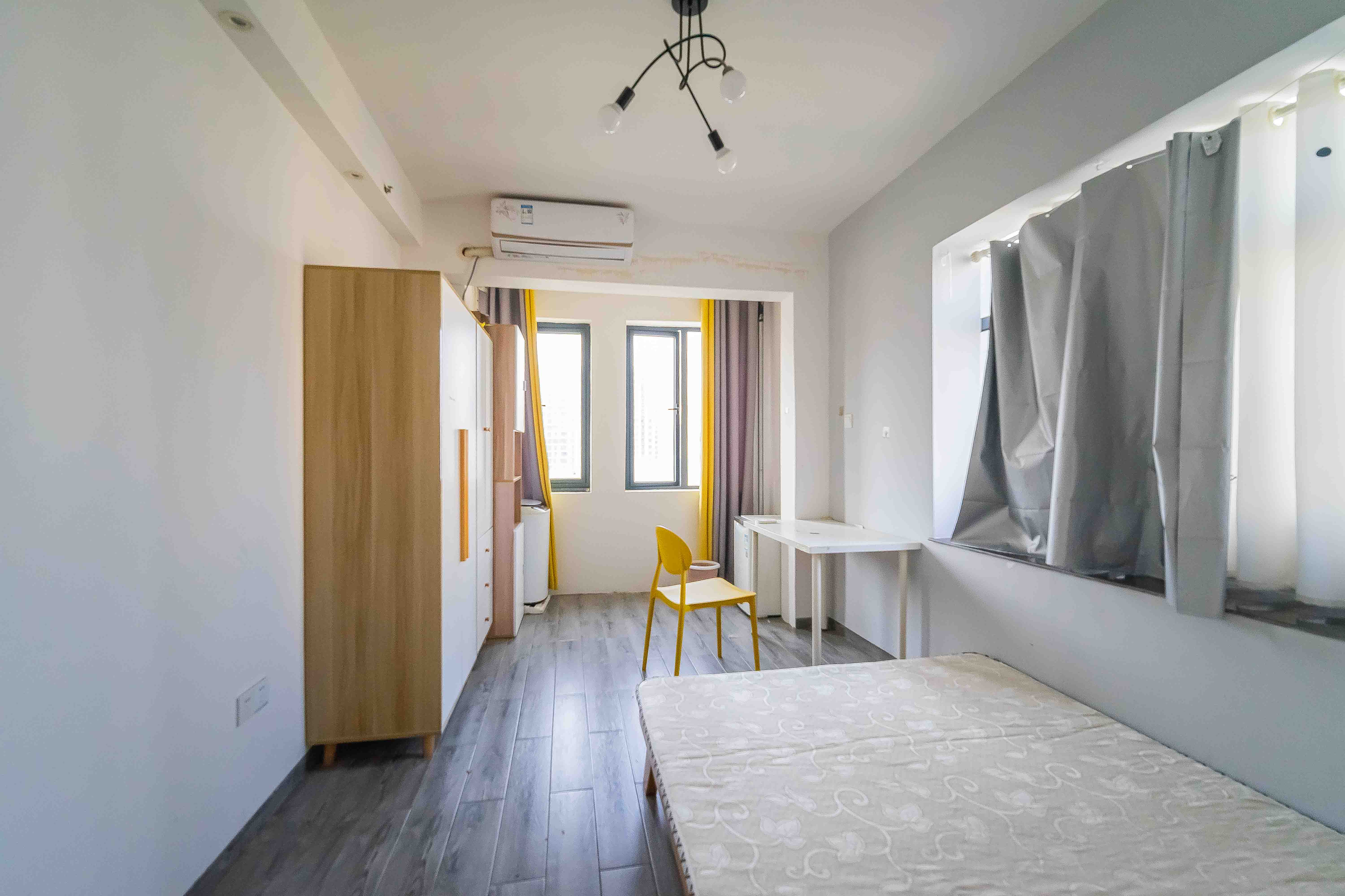 欧亚达国际广场  1室1厅1卫    19.8万 欧亚达国际广场  1室1厅1卫    19.8万客厅