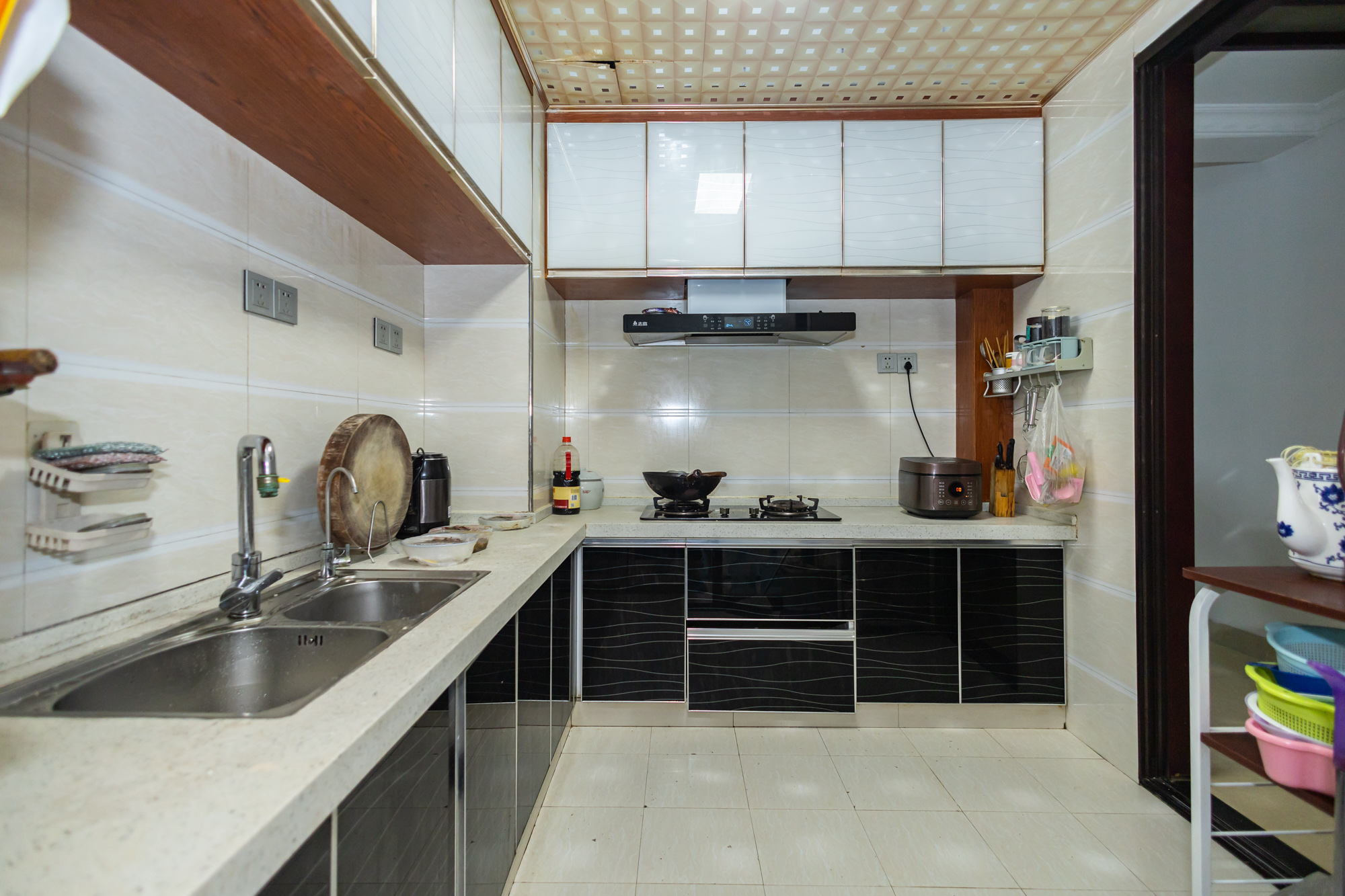 华润凤凰城二期 3室2厅1卫 66.8万 华润凤凰城二期 3室2厅1卫 66.8万厨房