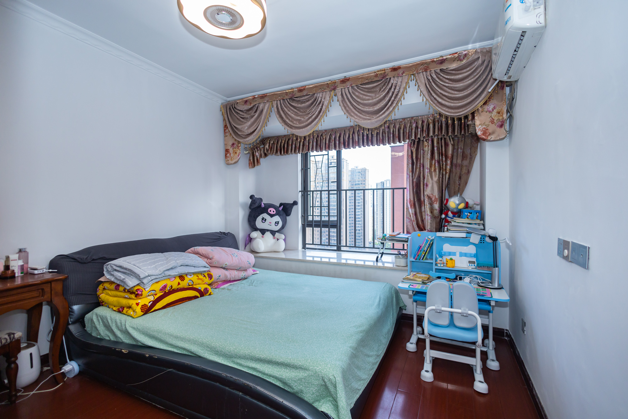 华润凤凰城二期 3室2厅1卫 66.8万 华润凤凰城二期 3室2厅1卫 66.8万卧室