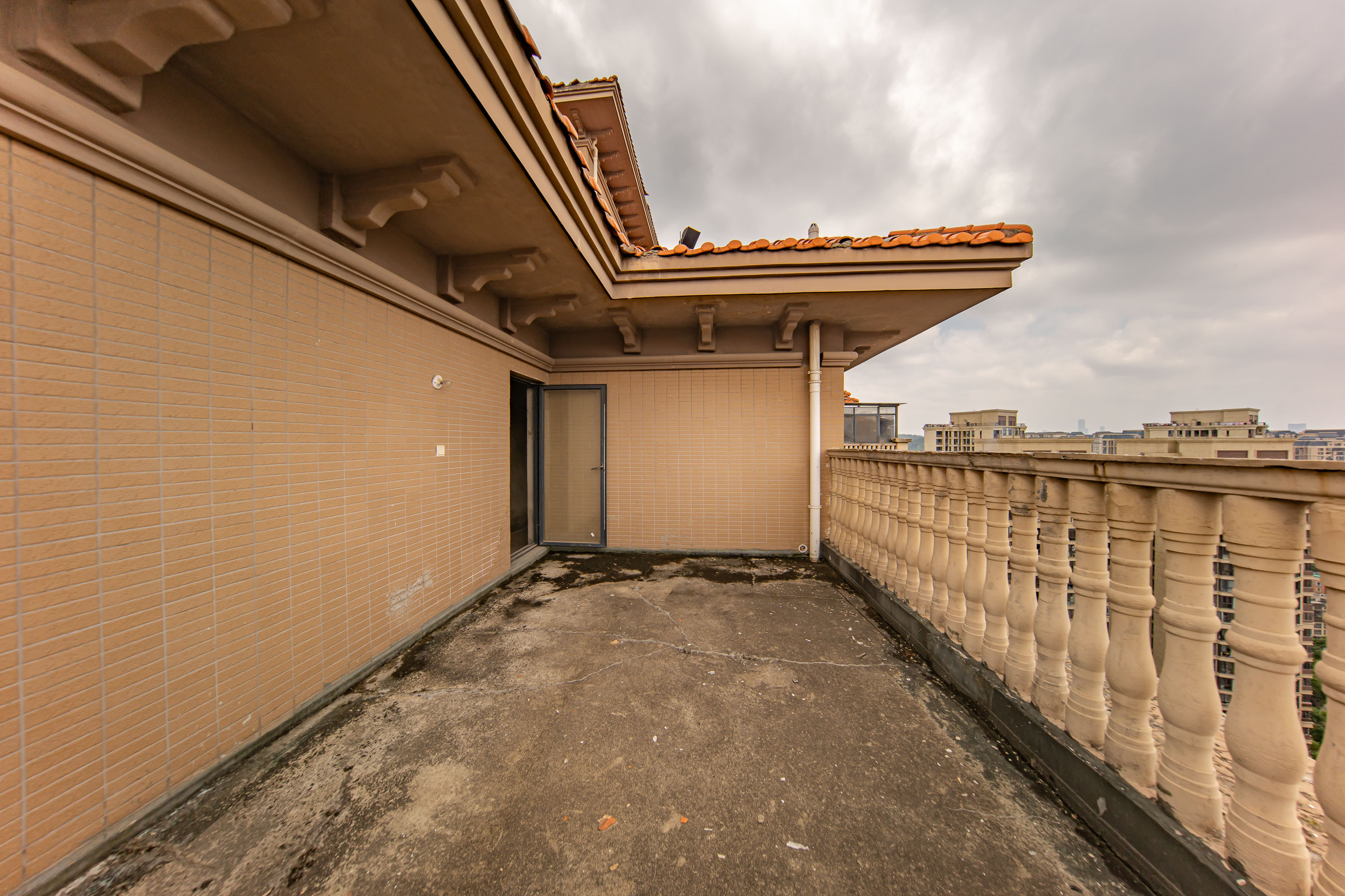 邦盛水岸御园  3室2厅1卫   63.00万阳台