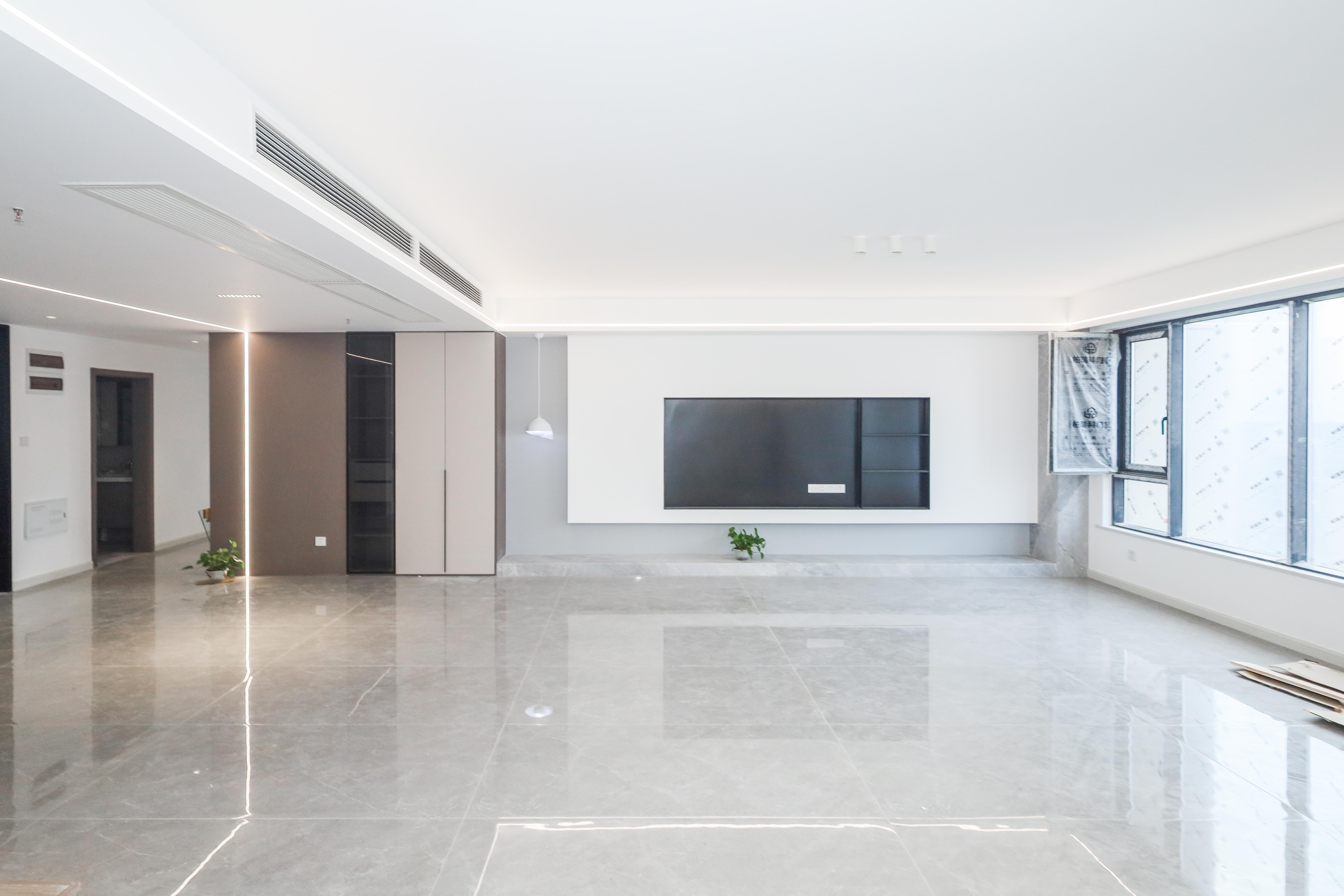 建发央著  4室2厅2卫   360.00万客厅