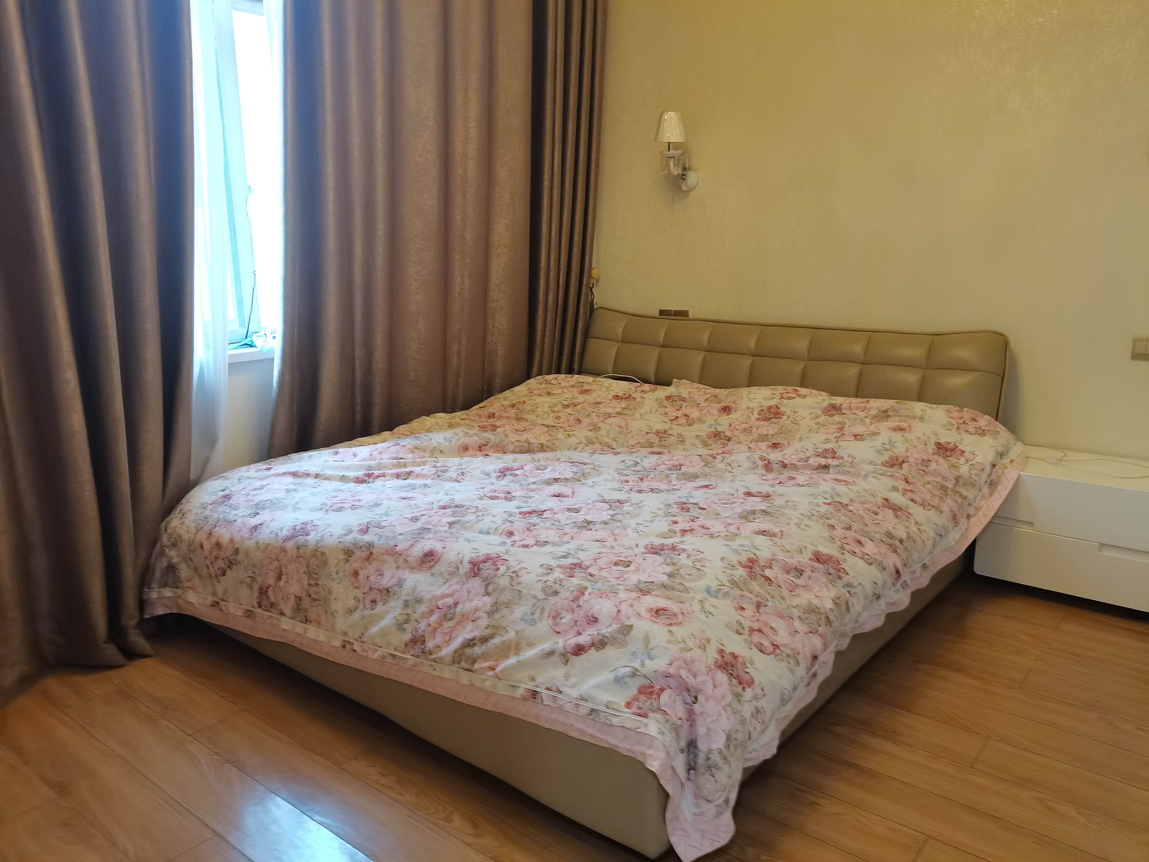 碧桂园山湖城 5室2厅3卫 368.80万 碧桂园山湖城 5室2厅3卫 368.80万卧室