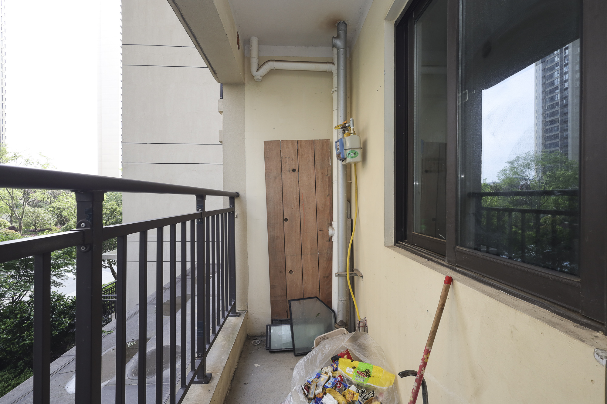 恒基旭辉湖山赋  3室2厅2卫   70.80万阳台