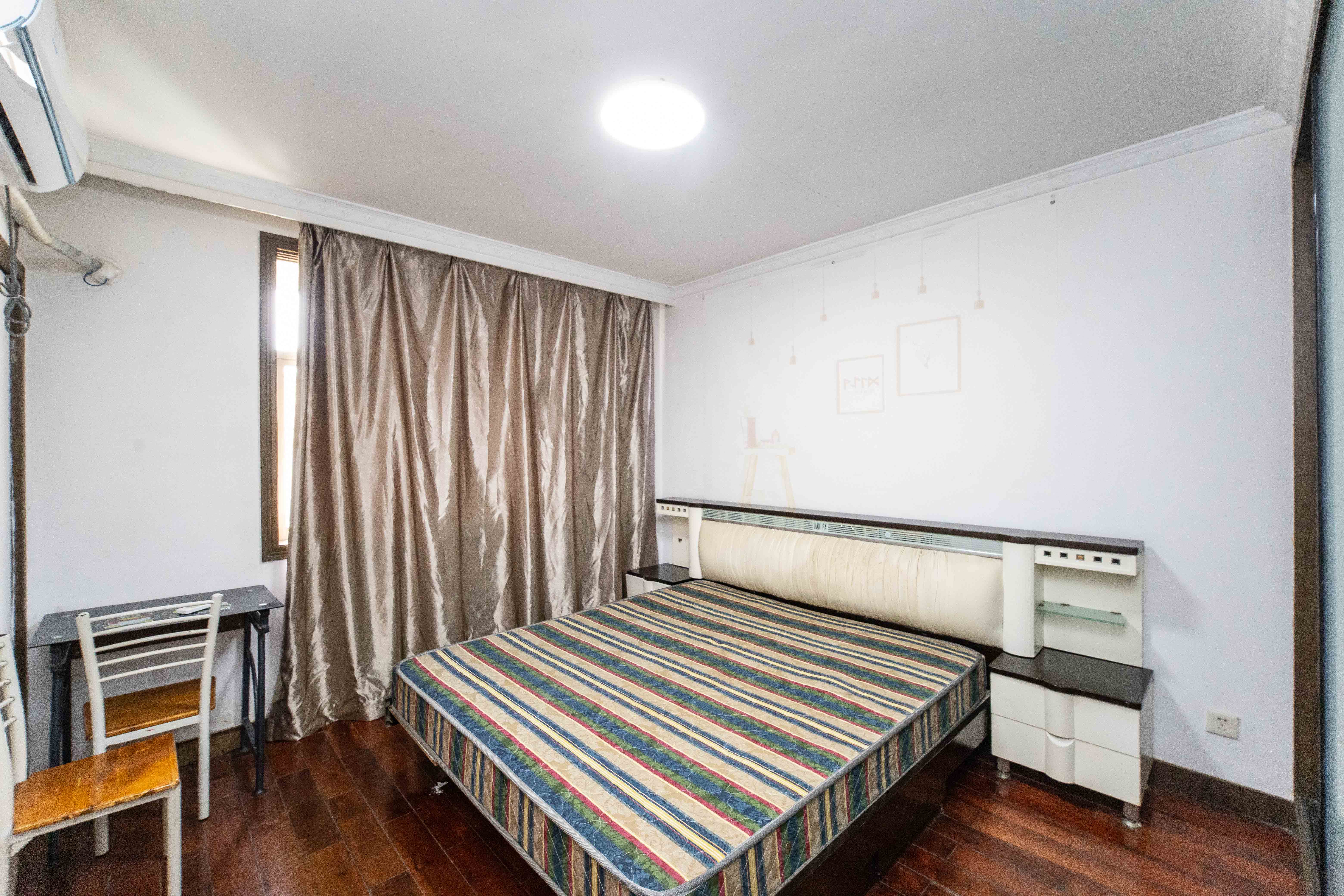 三和家园 5室2厅3卫 59.8万 三和家园 5室2厅3卫 59.8万卧室