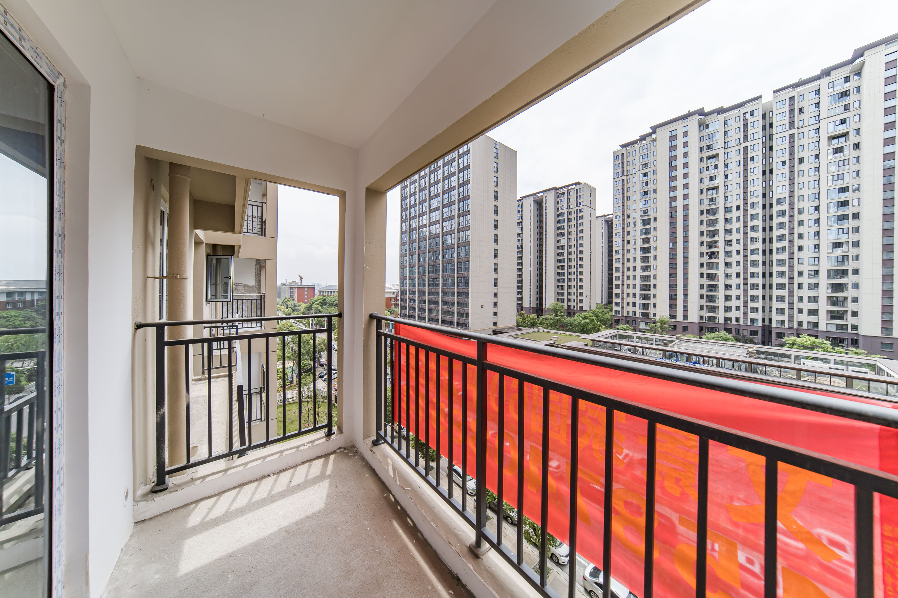文景家园  2室1厅1卫   58.00万阳台