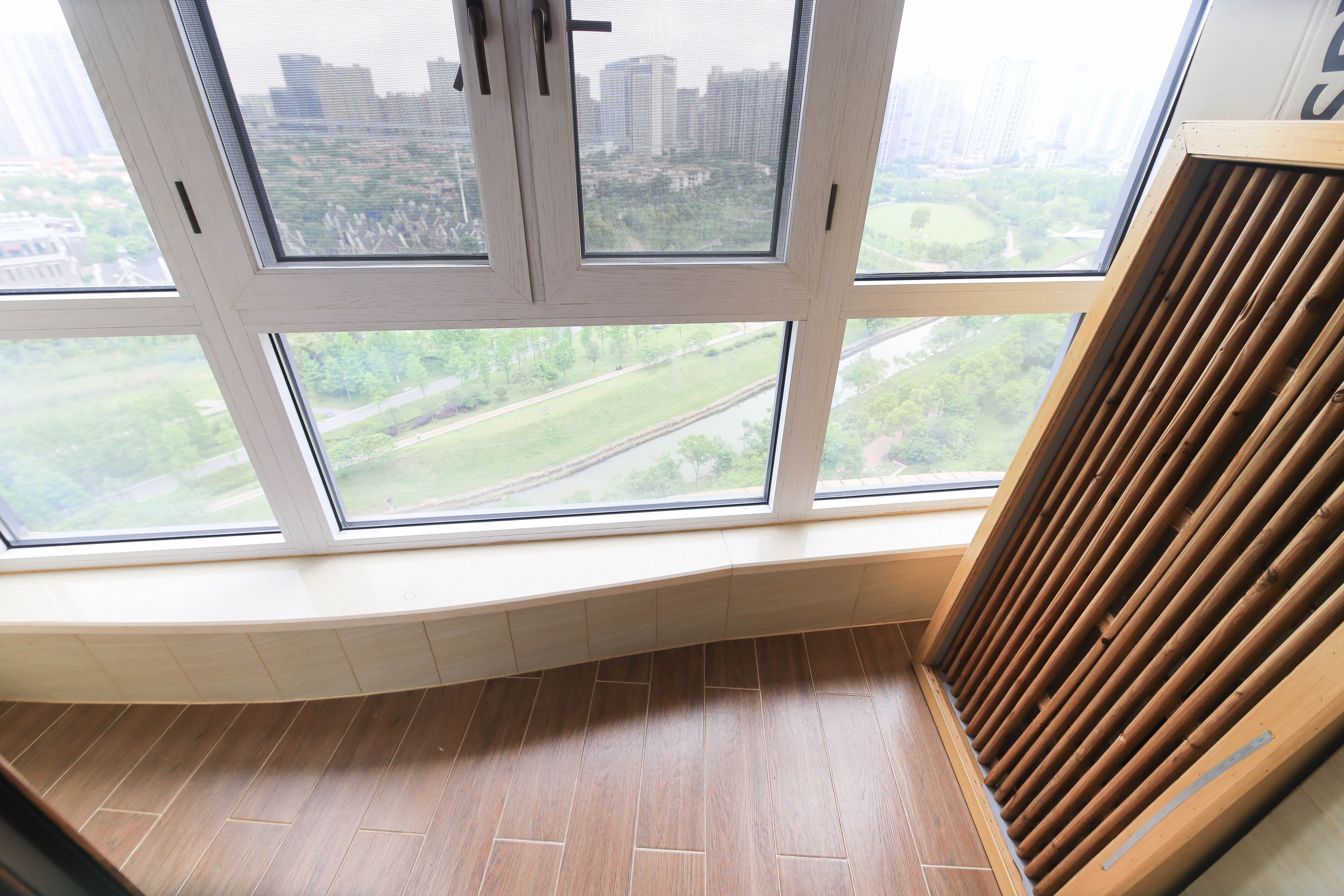 五矿万境水岸二期(五矿万境水岸和苑)  4室2厅2卫    268.0万 五矿万境水岸二期(五矿万境水岸和苑)  4室2厅2卫    268.0万阳台