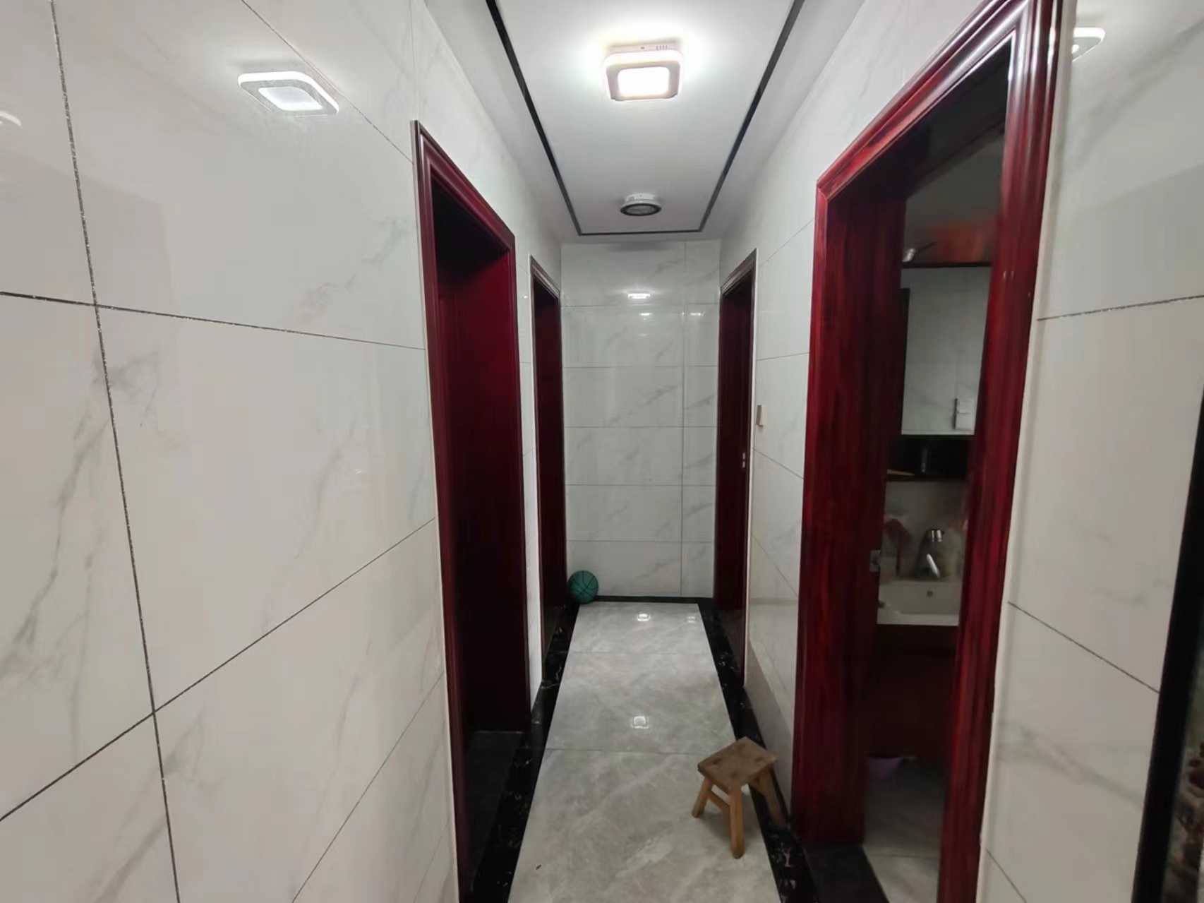 白金汉宫 4室2厅2卫 85.0万 白金汉宫 4室2厅2卫 85.0万室内图