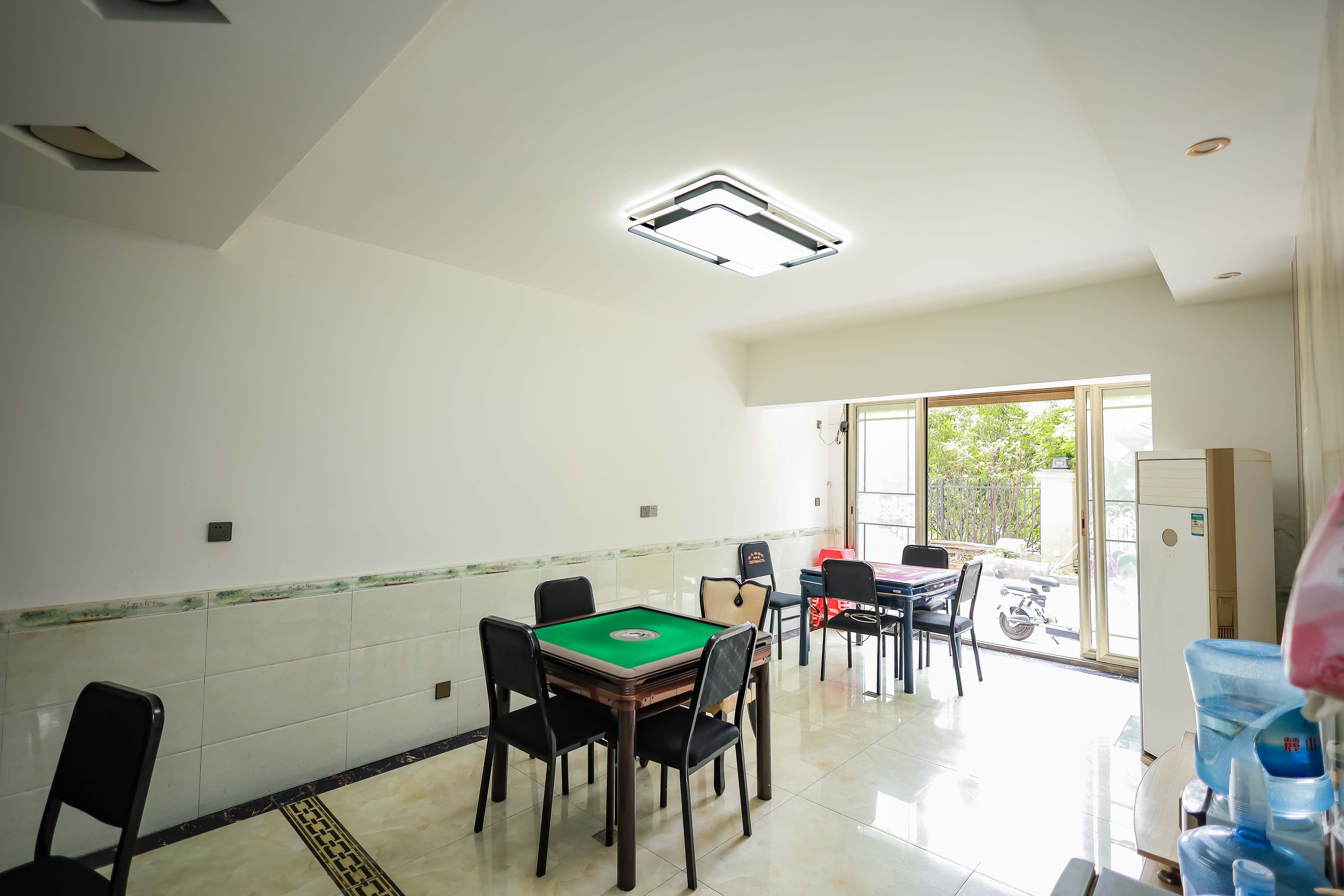 华龙家园（和泰家园）  2室2厅1卫    59.8万客厅