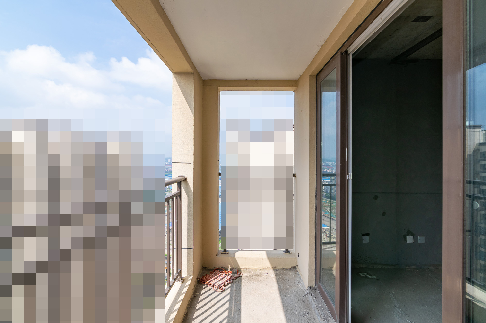 绿地香树花城 3室2厅1卫 56.0万 绿地香树花城 3室2厅1卫 56.0万阳台