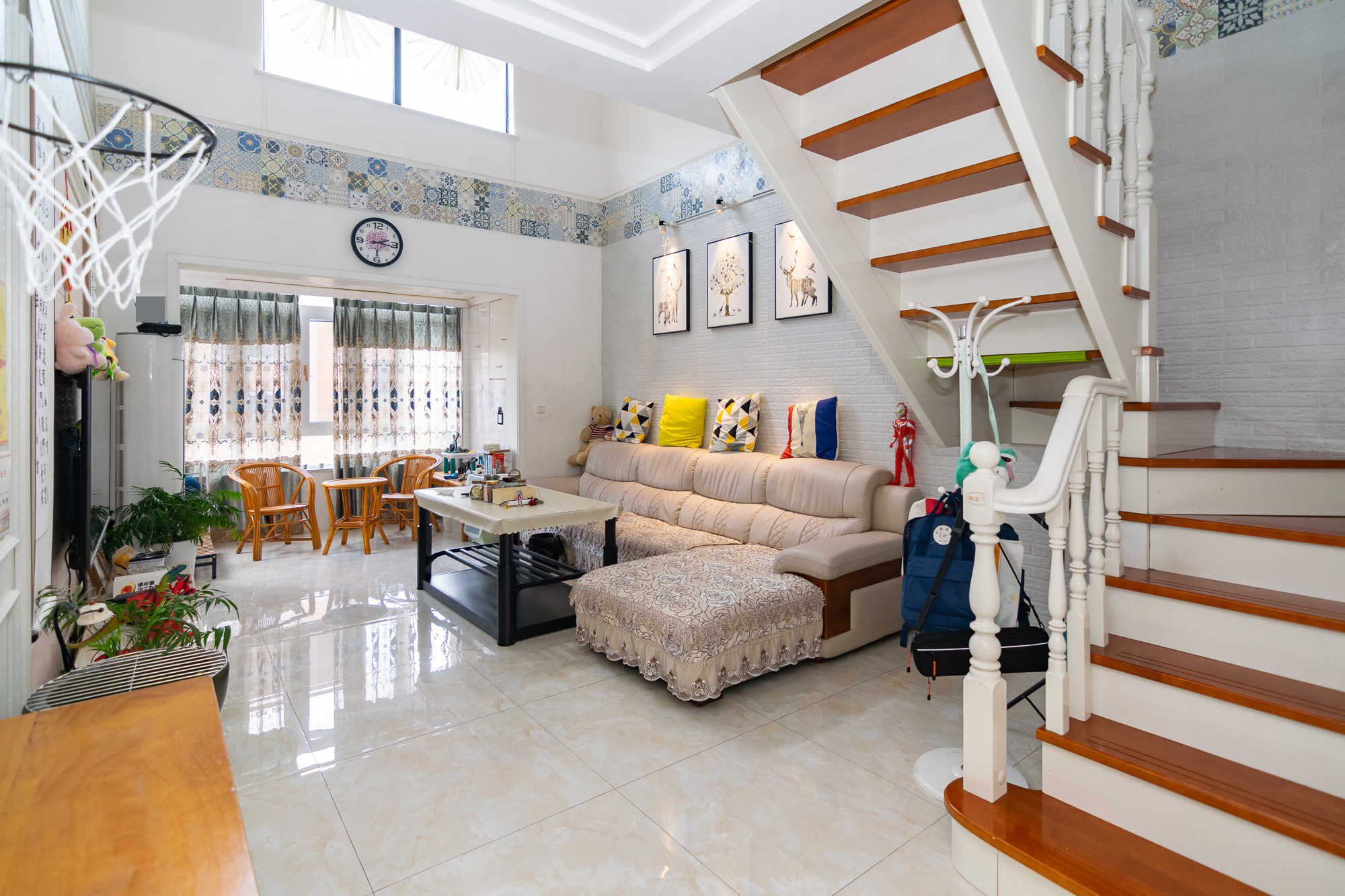 丽景华庭  4室2厅2卫    125.67万 丽景华庭  4室2厅2卫    125.67万客厅