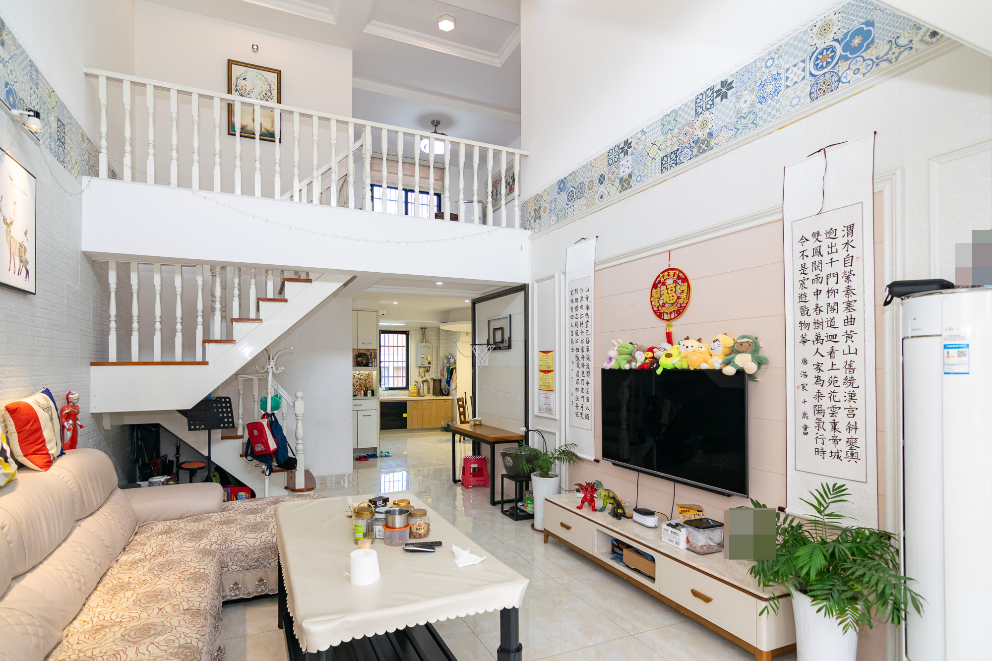 丽景华庭  4室2厅2卫    125.67万 丽景华庭  4室2厅2卫    125.67万客厅