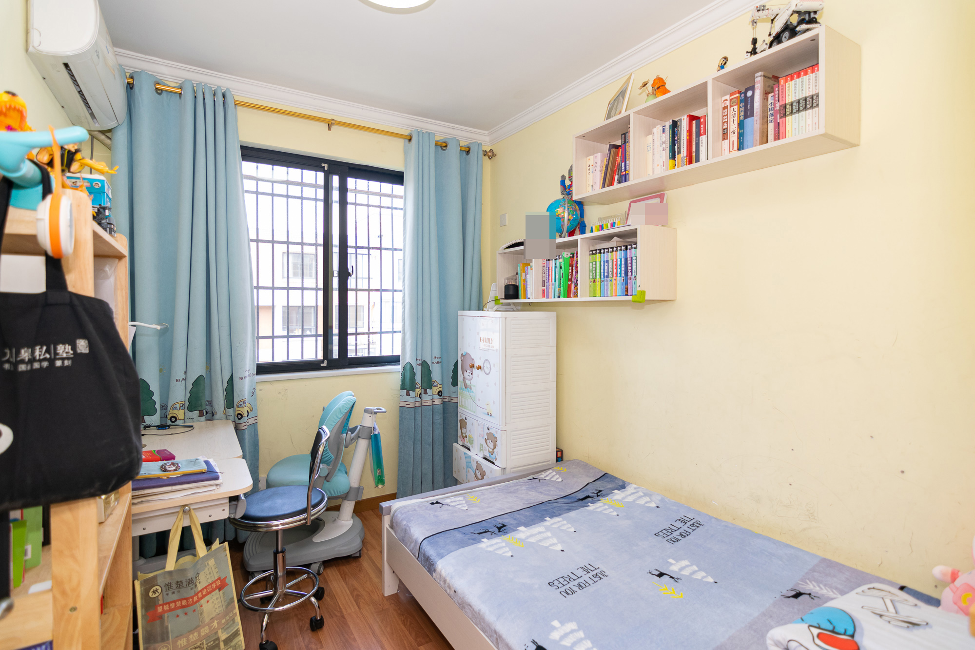 丽景华庭  4室2厅2卫    125.67万 丽景华庭  4室2厅2卫    125.67万卧室