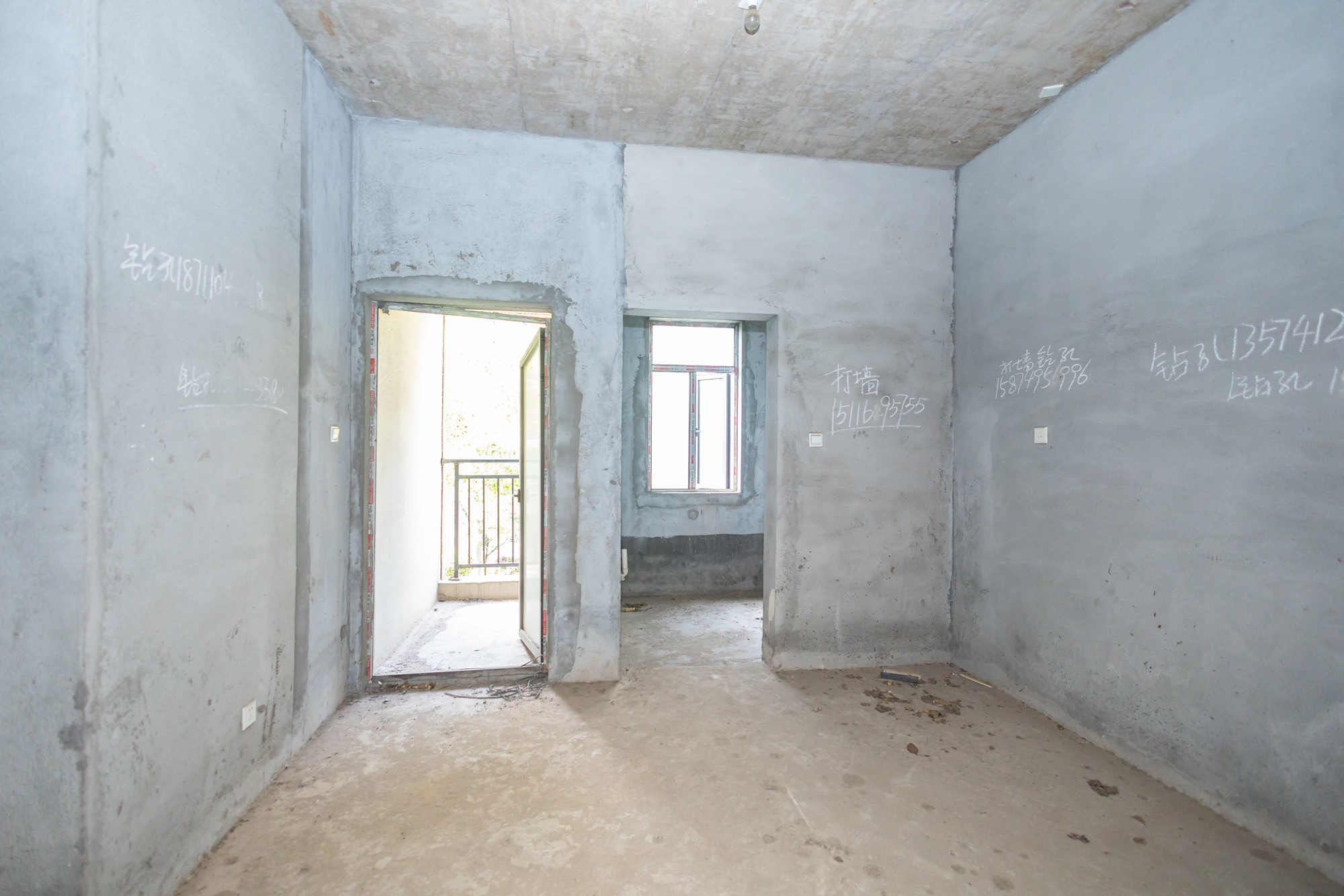 艾美潇湘 6室2厅2卫 180.0万 艾美潇湘 6室2厅2卫 180.0万其他