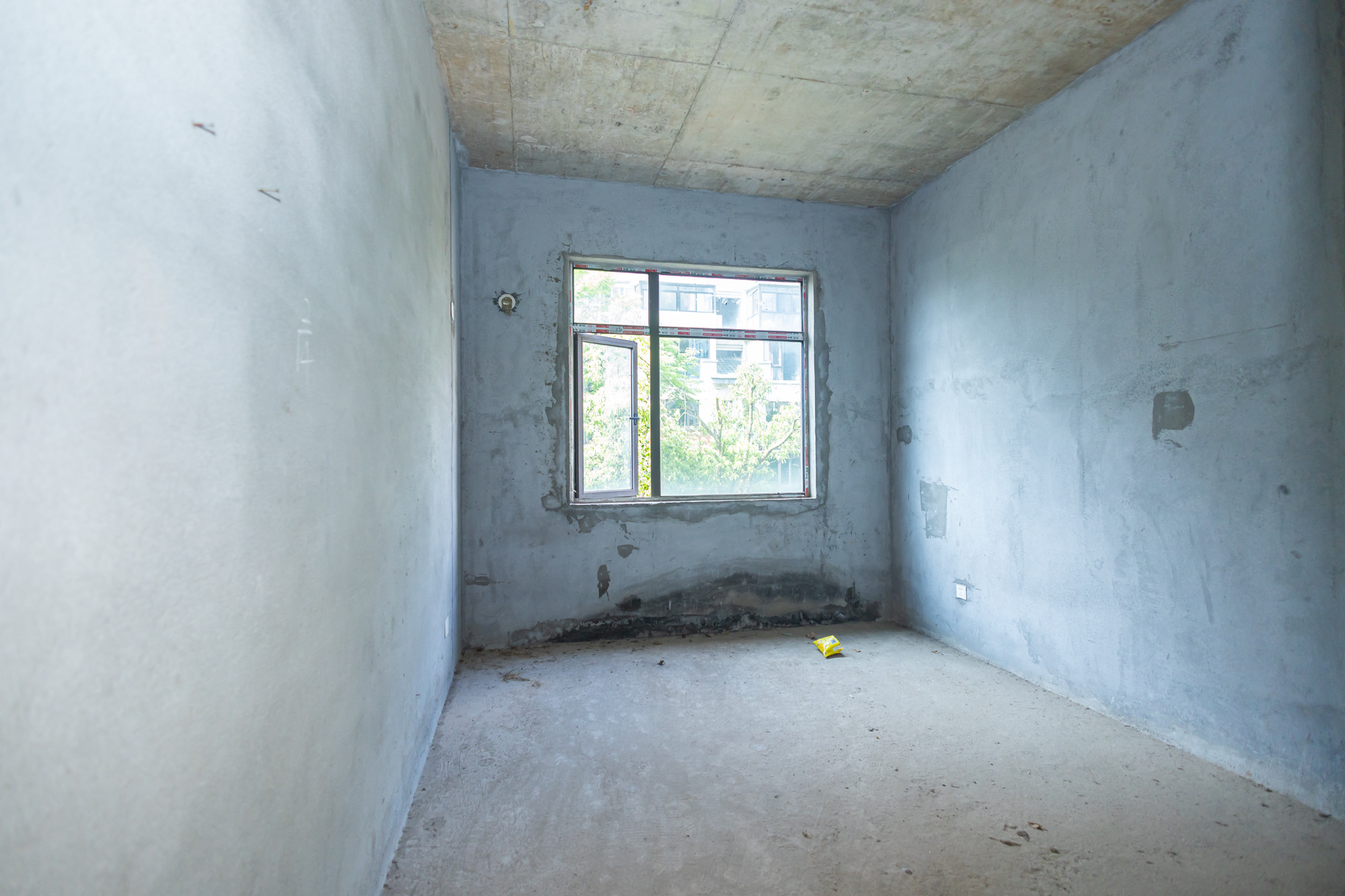 艾美潇湘 6室2厅2卫 180.0万 艾美潇湘 6室2厅2卫 180.0万卧室