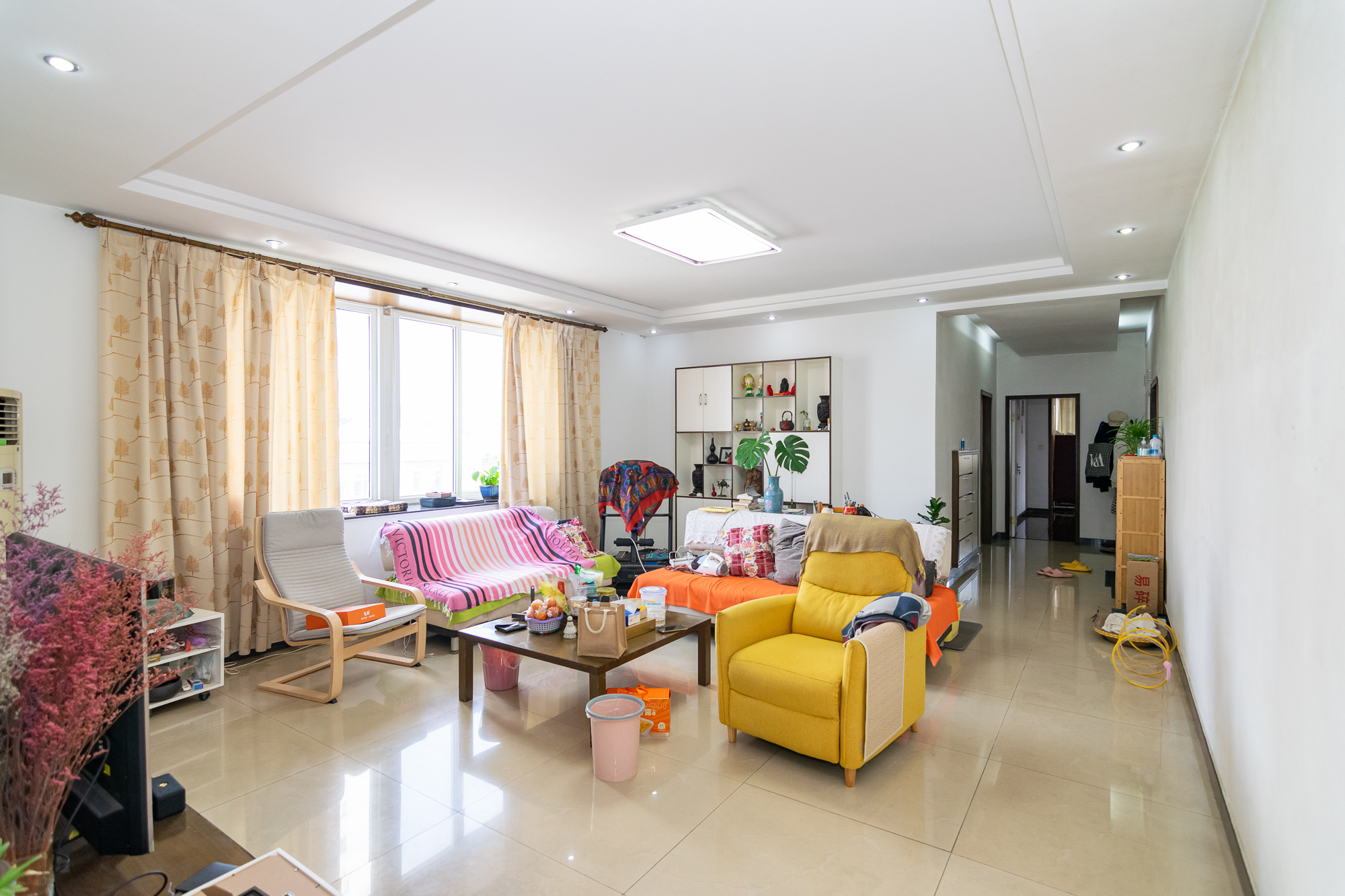 中南村(一二三村) 3室2厅2卫 49.0万 中南村(一二三村) 3室2厅2卫 49.0万客厅