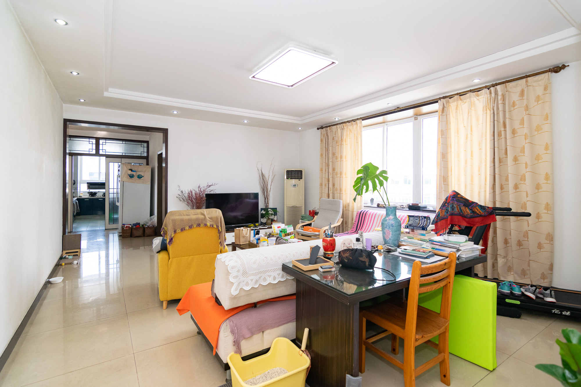 中南村(一二三村) 3室2厅2卫 49.0万 中南村(一二三村) 3室2厅2卫 49.0万客厅