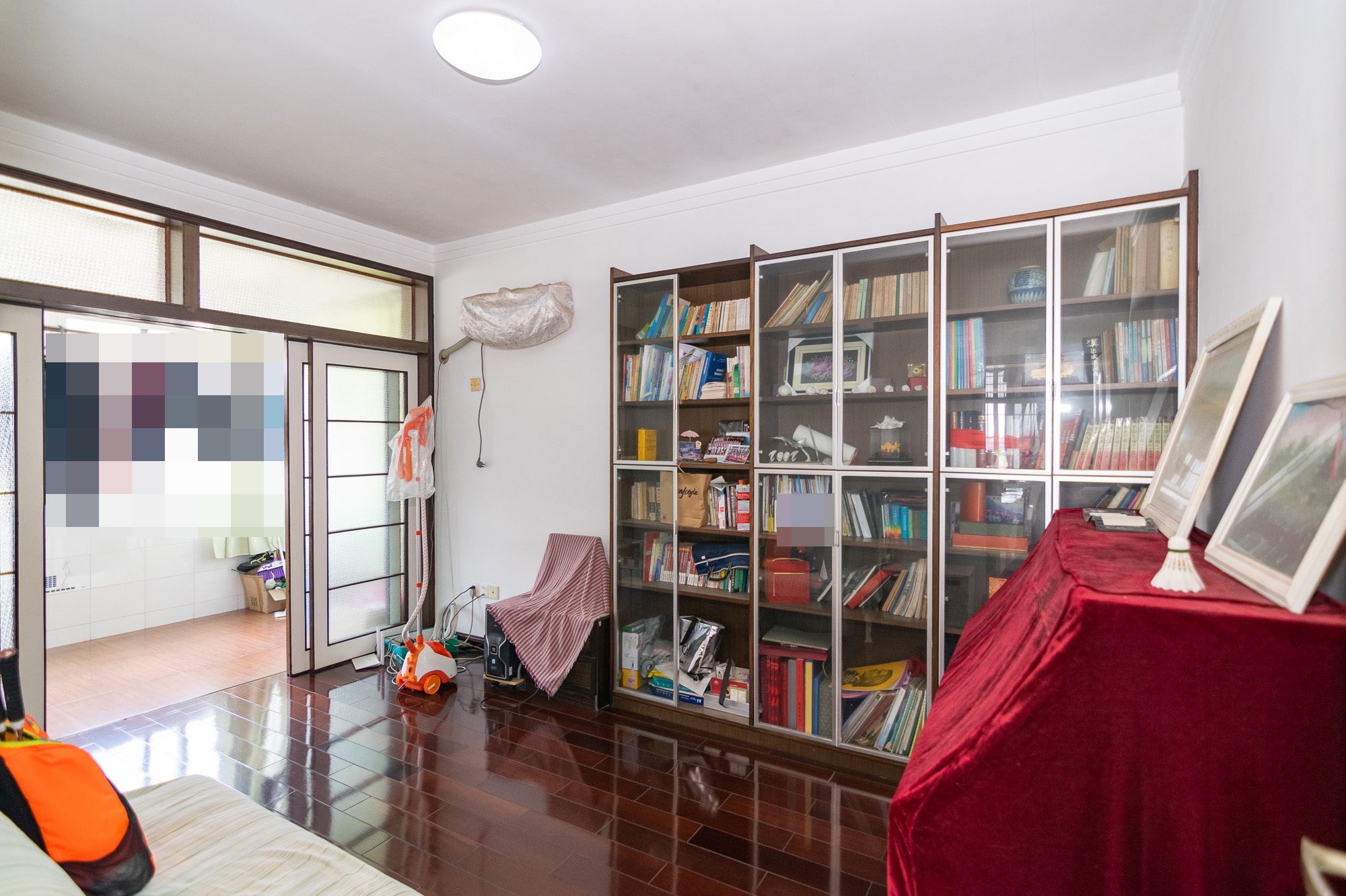 中南村(一二三村) 3室2厅2卫 49.0万 中南村(一二三村) 3室2厅2卫 49.0万卧室