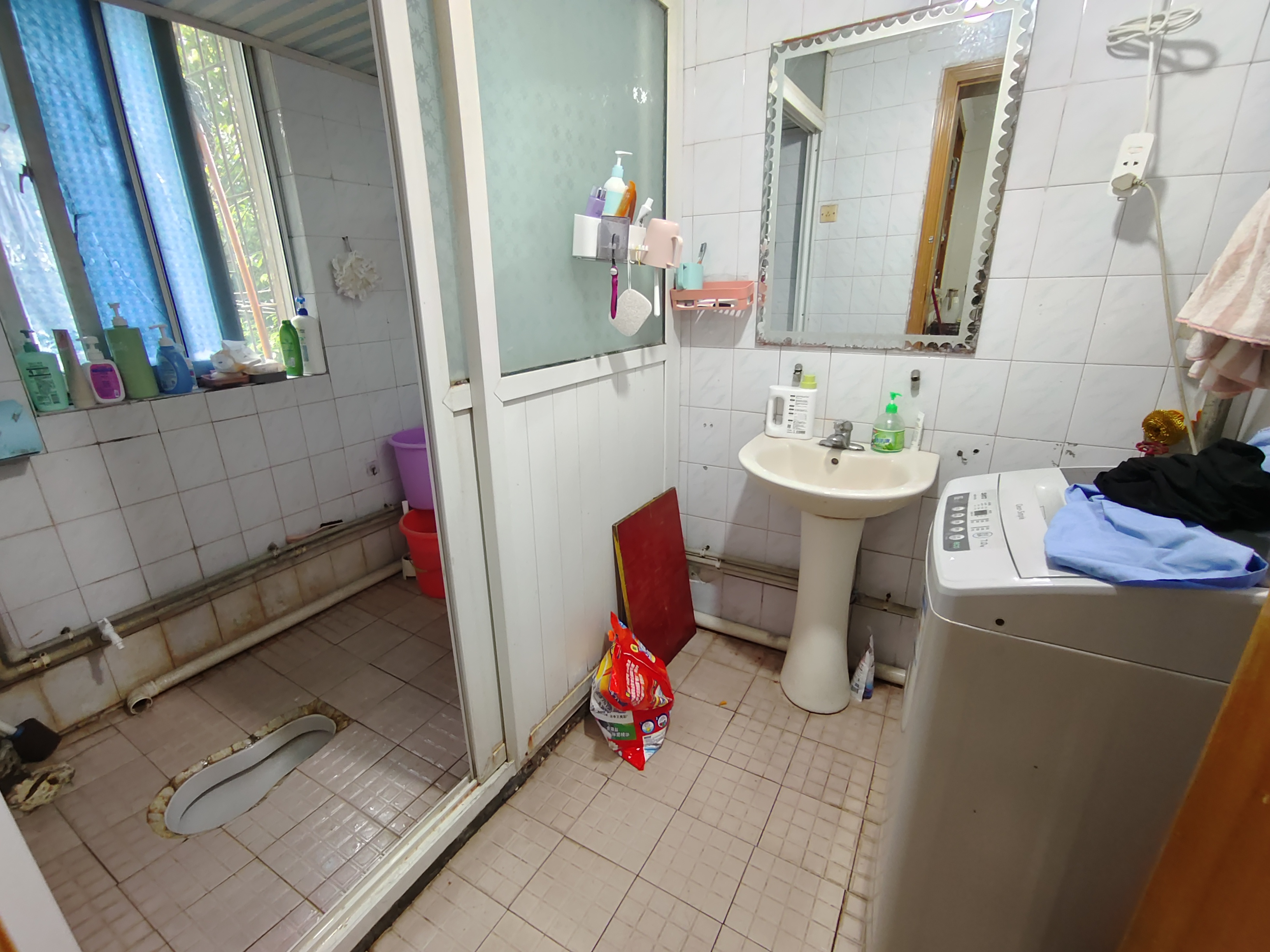 怡园小区  3室2厅2卫    60.0万 怡园小区  3室2厅2卫    60.0万室内图