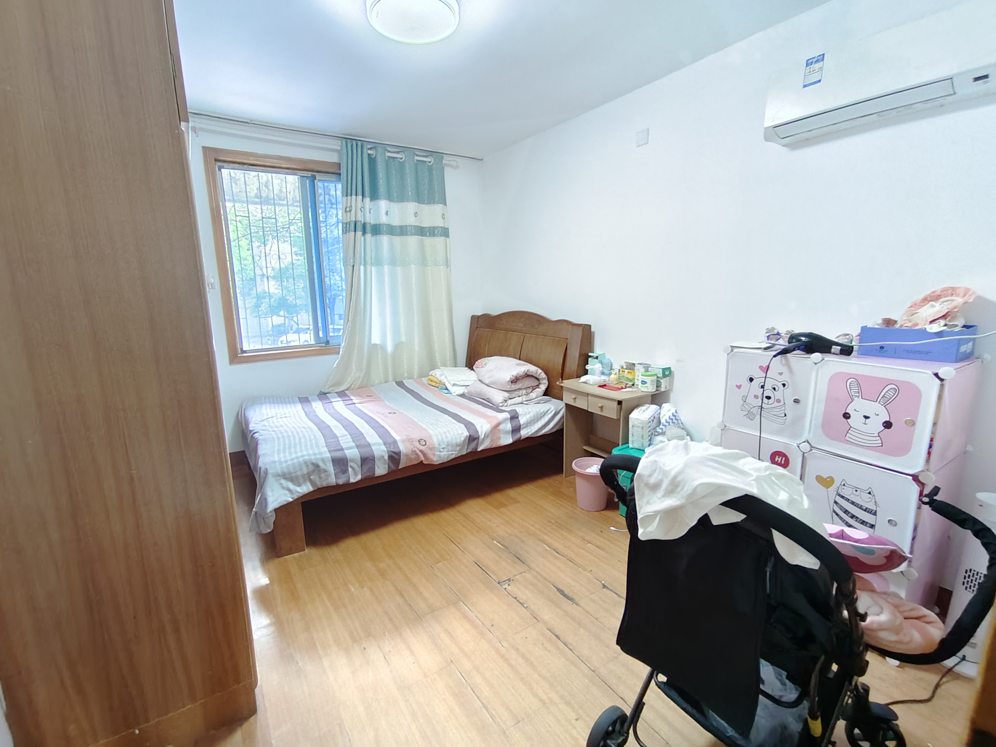 怡园小区  3室2厅2卫    60.0万 怡园小区  3室2厅2卫    60.0万室内图