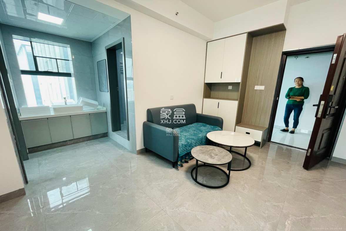 裕天国际商汇中心 0室0厅0卫 1800.00元/月 裕天国际商汇中心 0室0厅0卫 1800.00元/月室内图