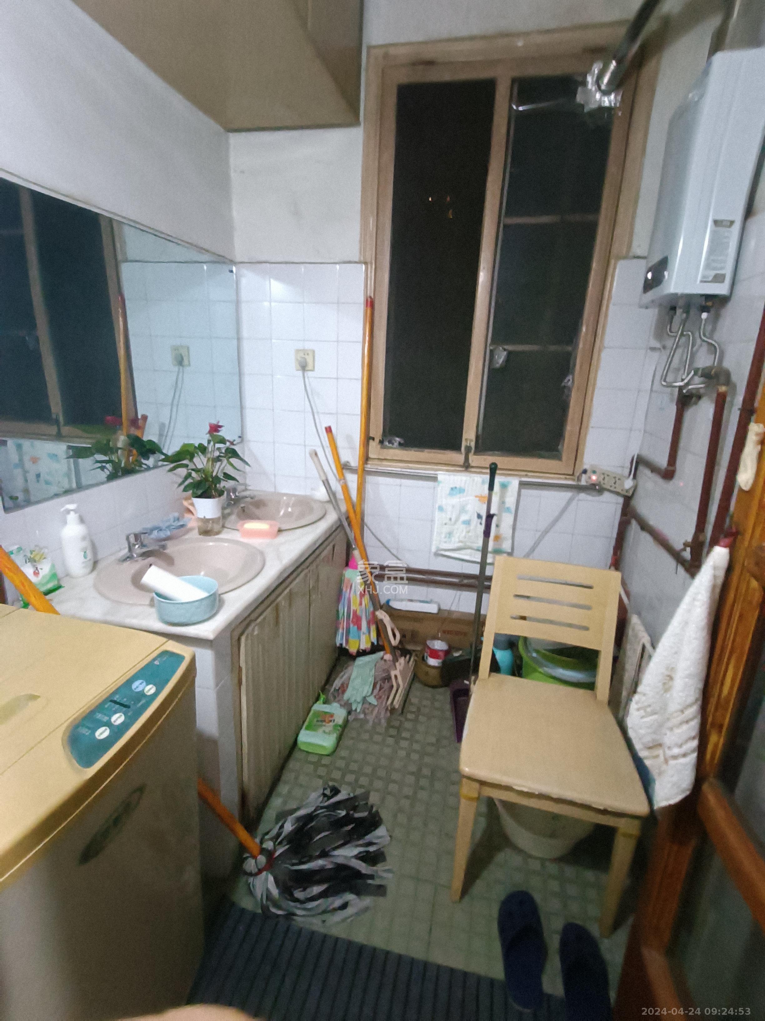 人民新村  3室1厅1卫   2100.00元/月室内图