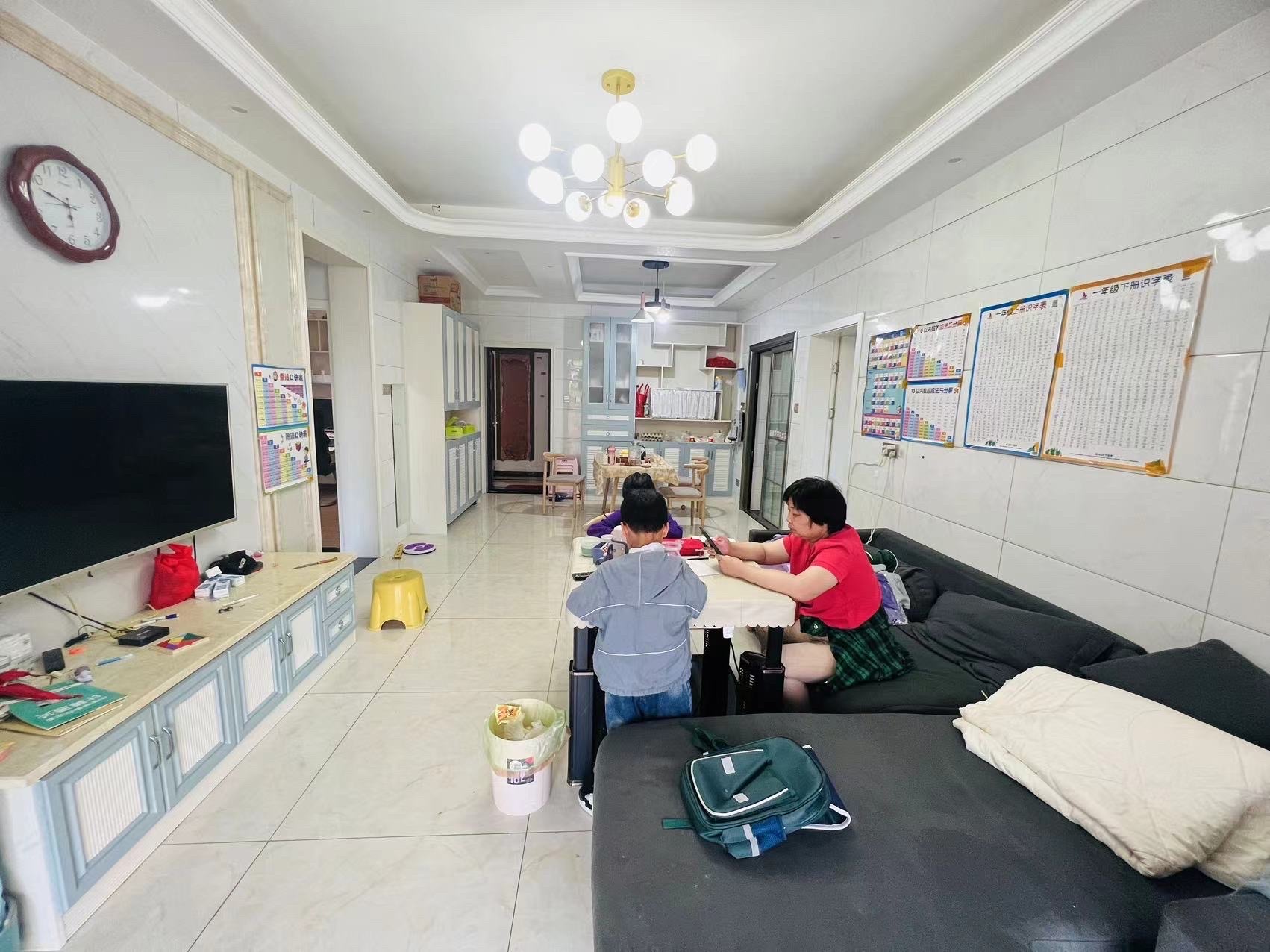 百弘学府城  3室2厅2卫   1800.00元/月室内图
