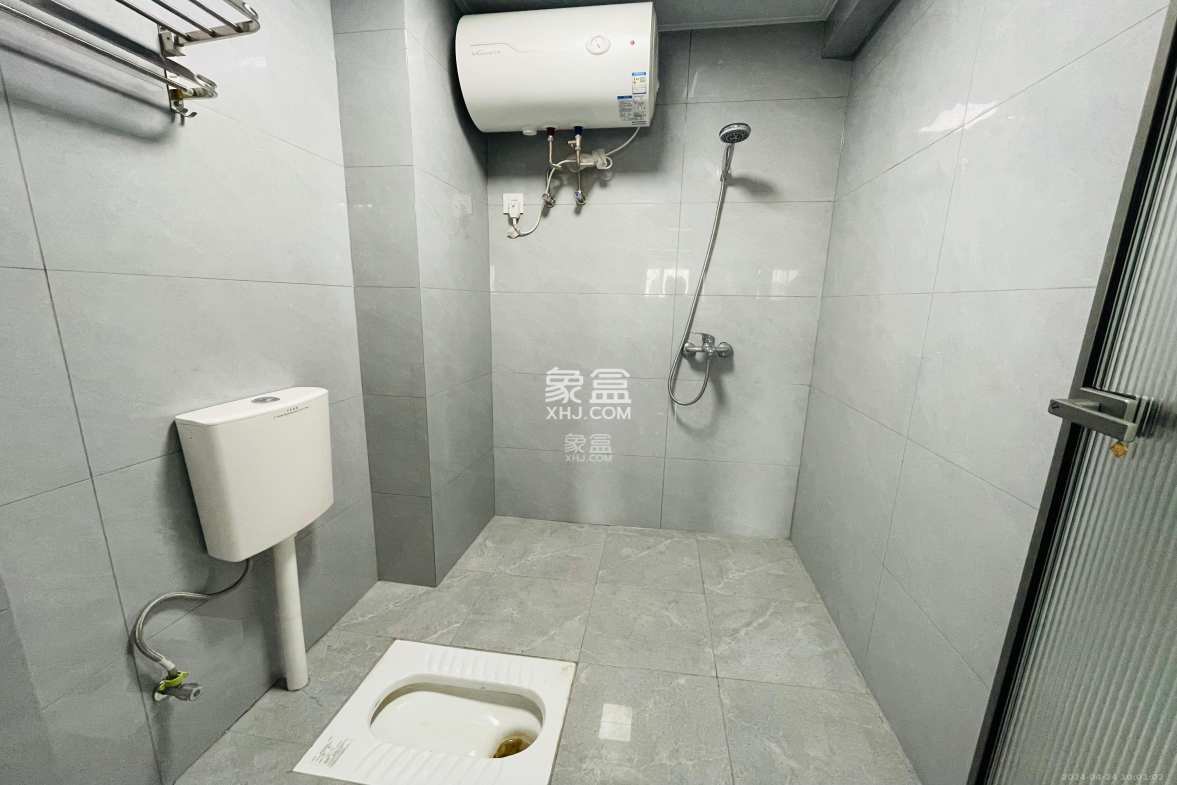 裕天国际商汇中心 0室0厅0卫 1800.00元/月 裕天国际商汇中心 0室0厅0卫 1800.00元/月室内图