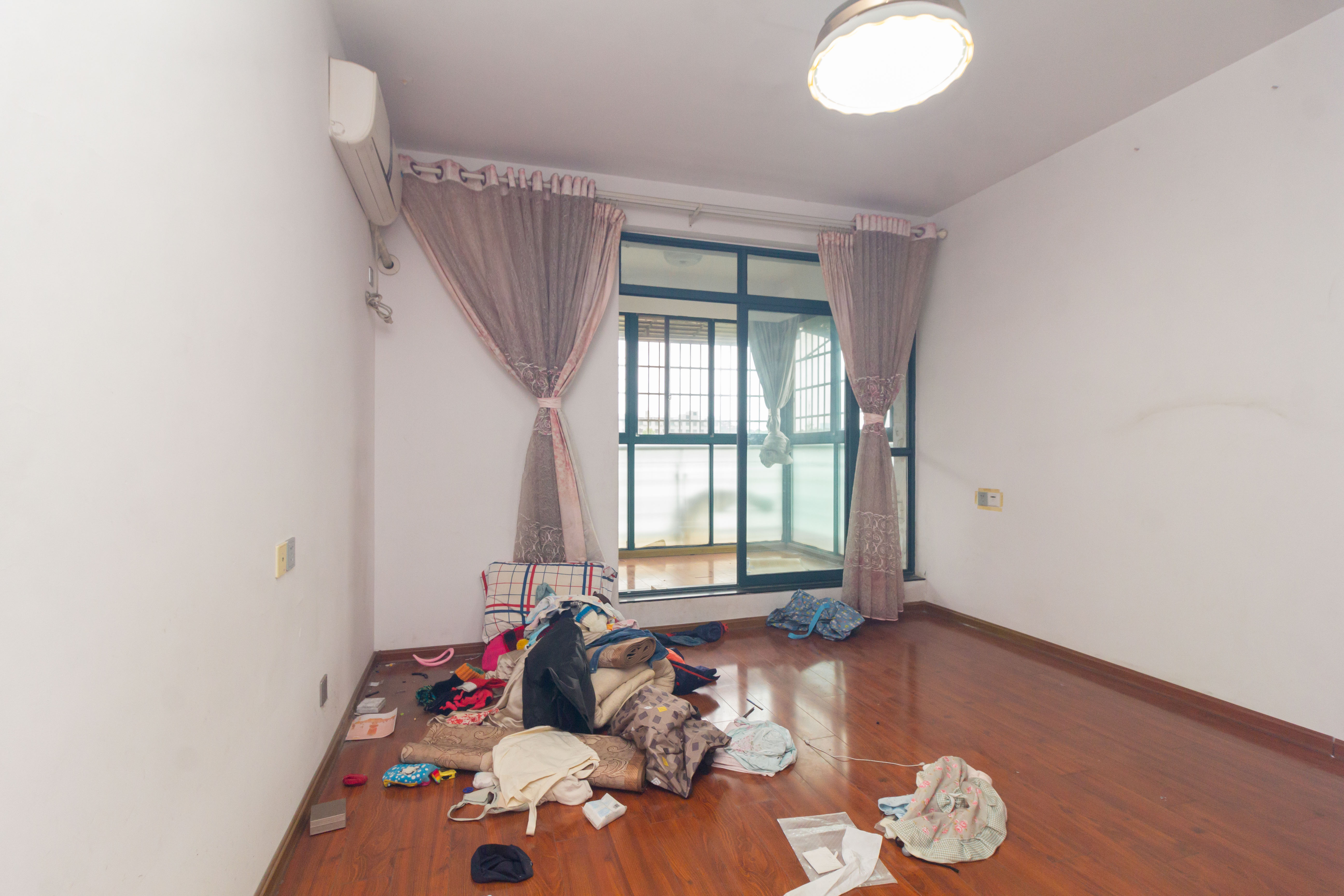 东业早安星城 3室2厅2卫 59.8万 东业早安星城 3室2厅2卫 59.8万卧室