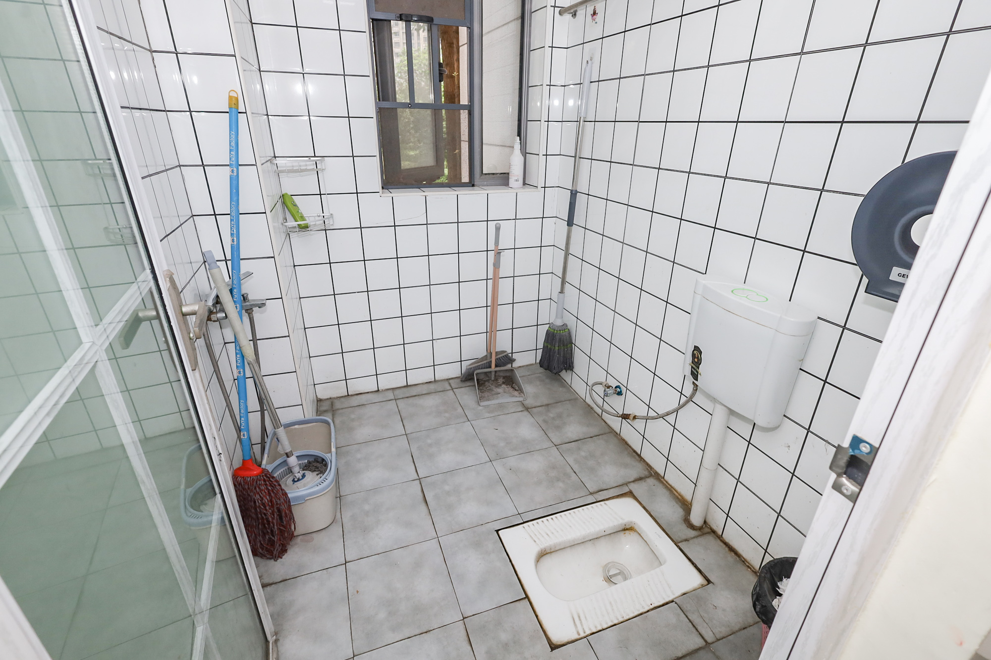 八方小区C区  3室2厅2卫   499.40万卫生间
