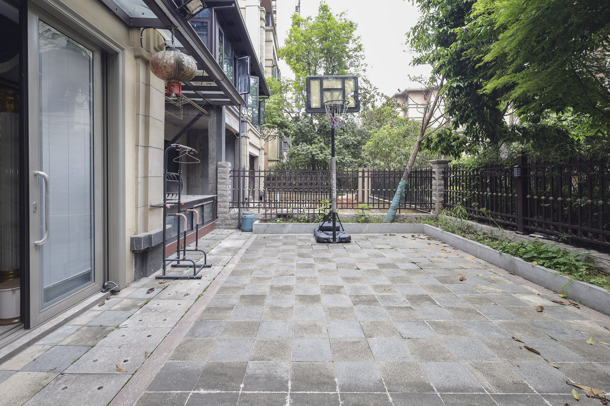 恒大御景天下城一期  4室2厅4卫   387.00万阳台
