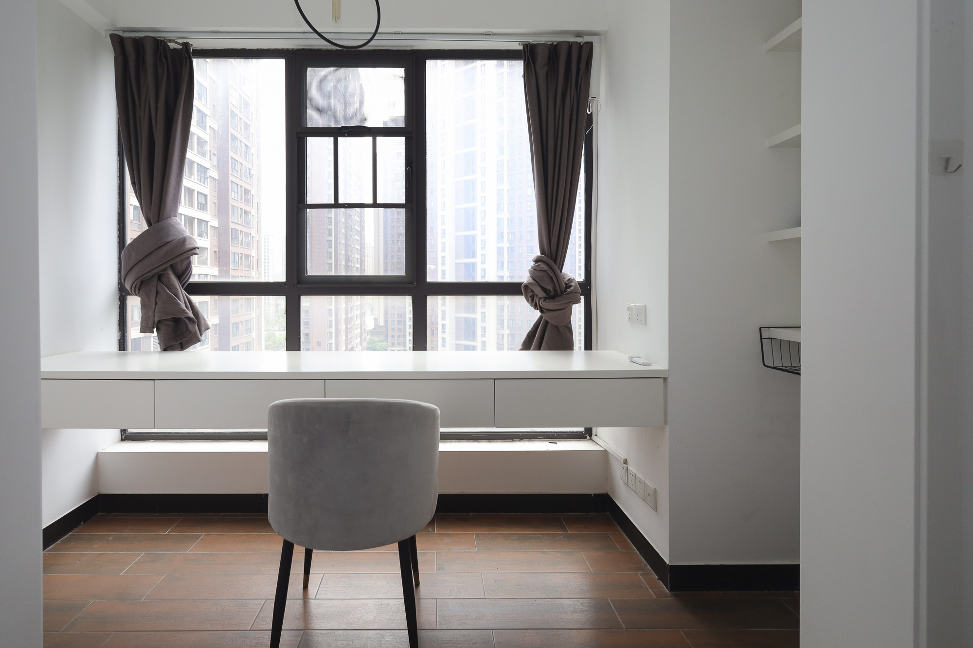 绿地海外滩一期 3室2厅2卫 69.0万 绿地海外滩一期 3室2厅2卫 69.0万阳台