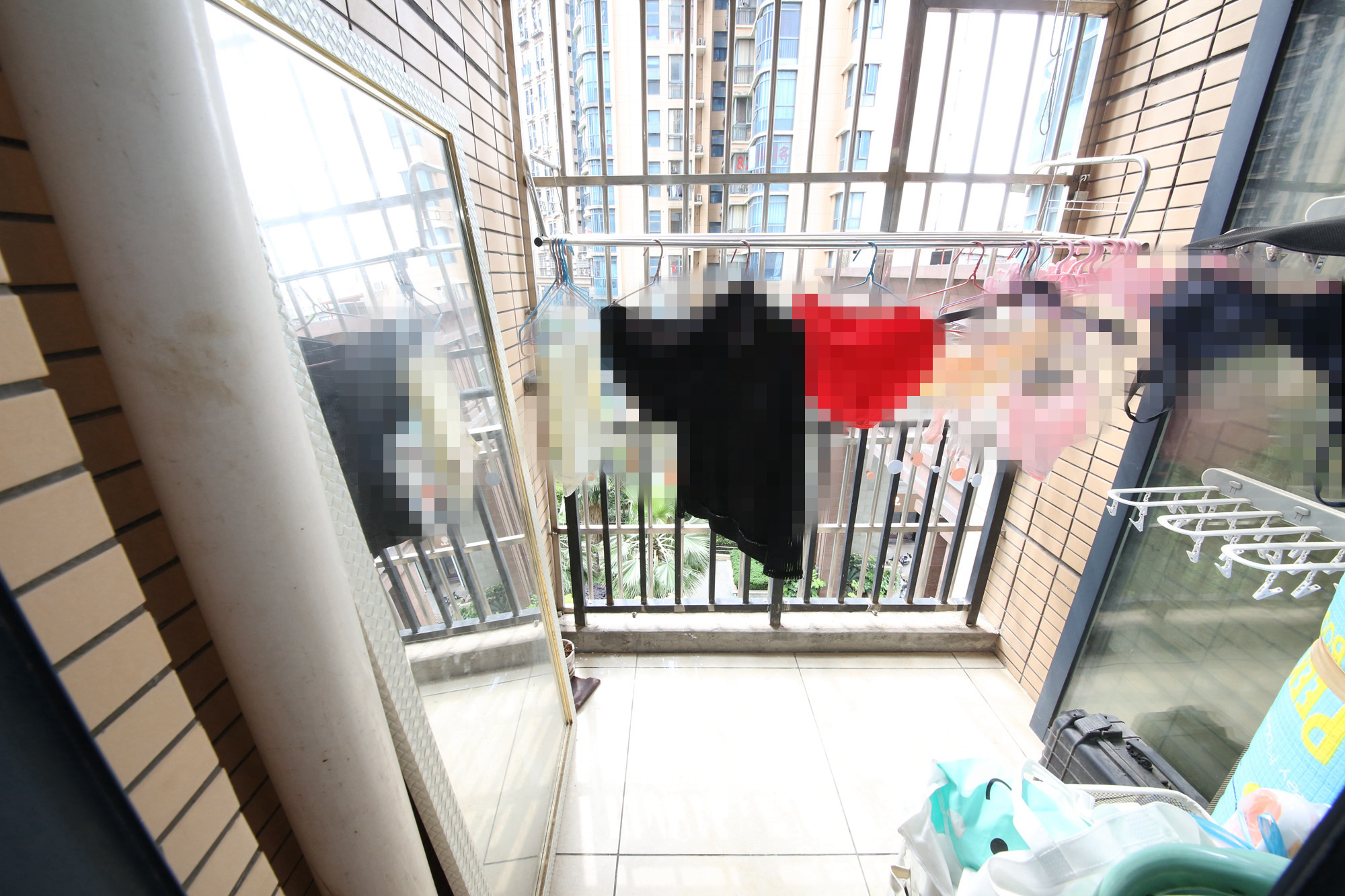 融圣国际  3室2厅2卫   140.00万阳台