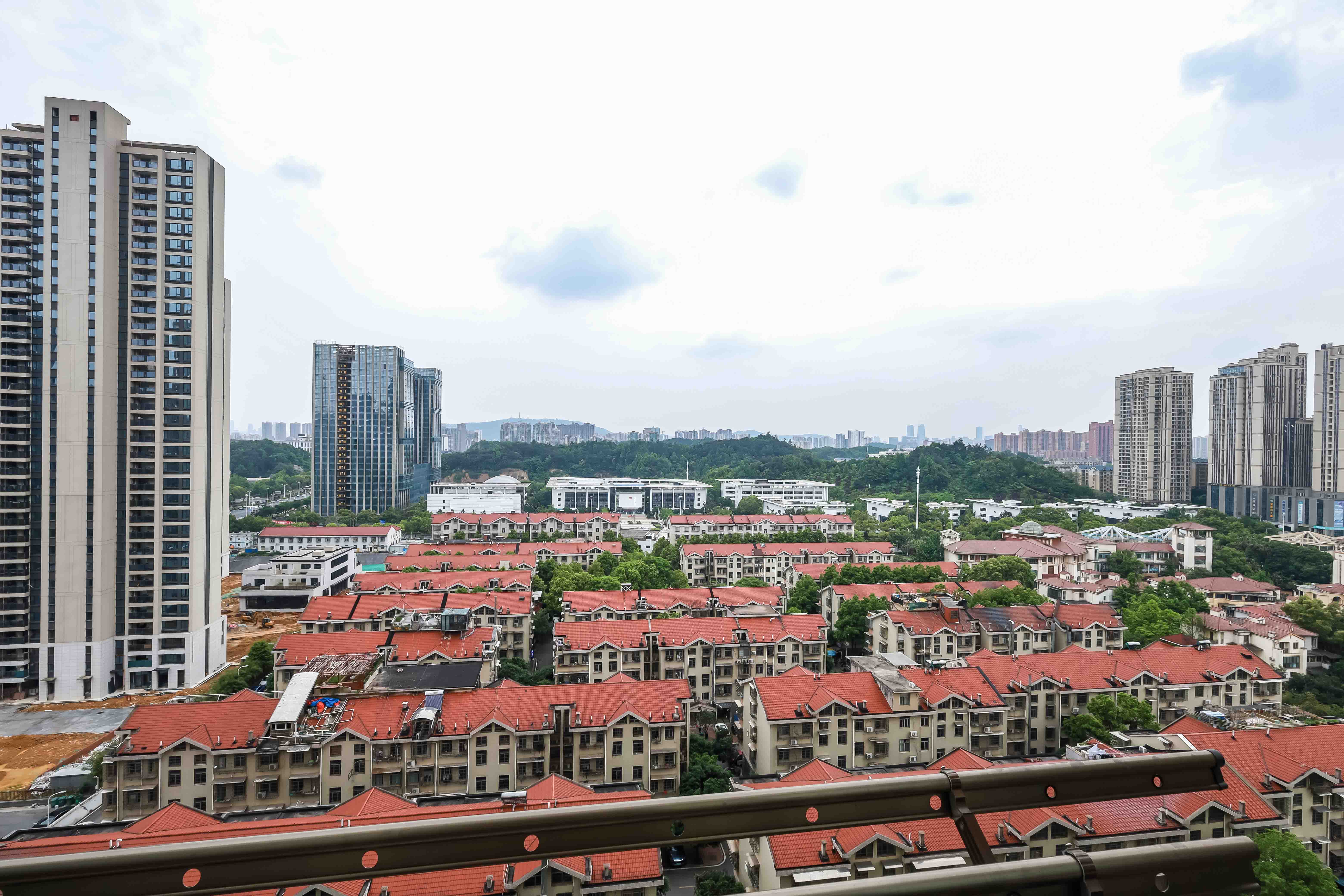 北京御园一二期（国泰嘉园）  3室2厅1卫   138.40万阳台