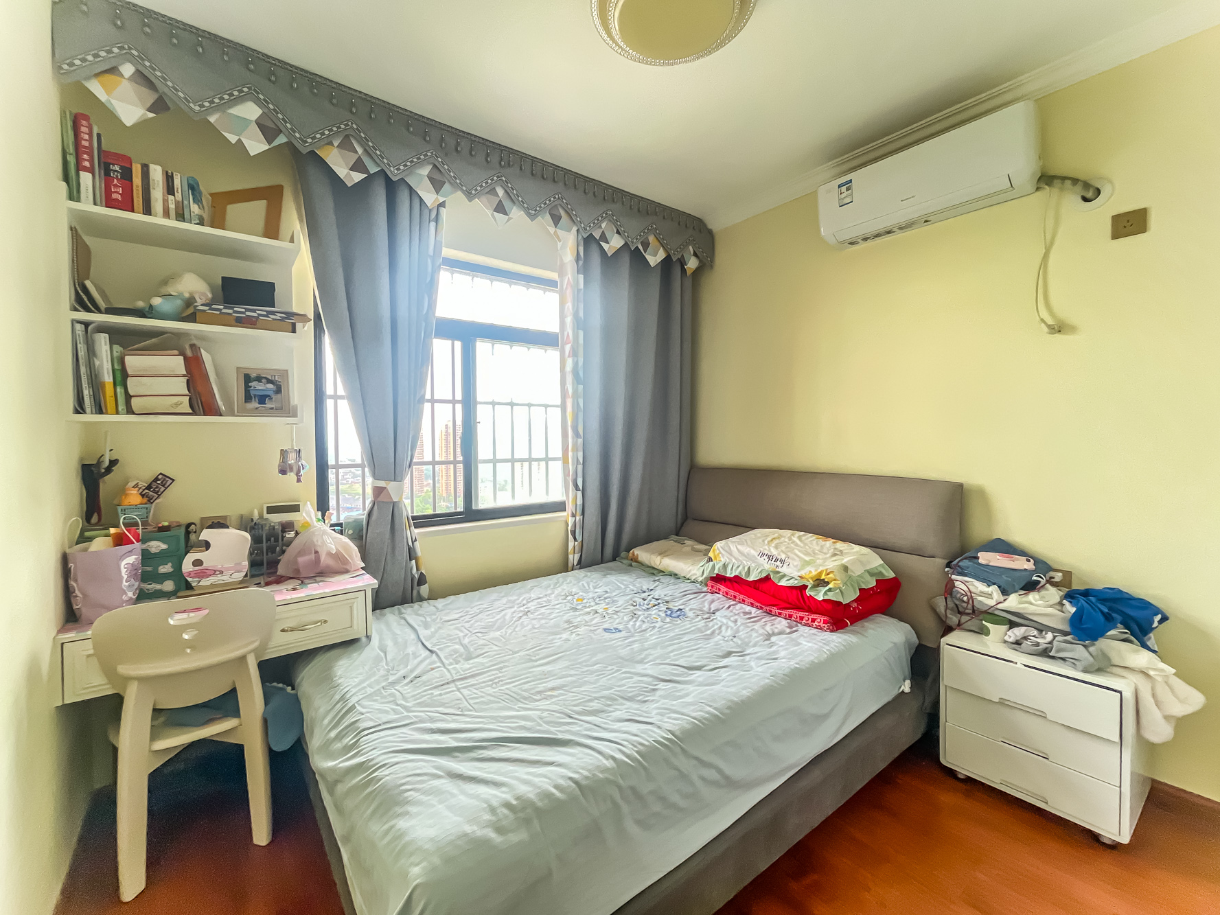 和悦城(蟠龙景苑) 3室1厅2卫 89.8万 和悦城(蟠龙景苑) 3室1厅2卫 89.8万卧室