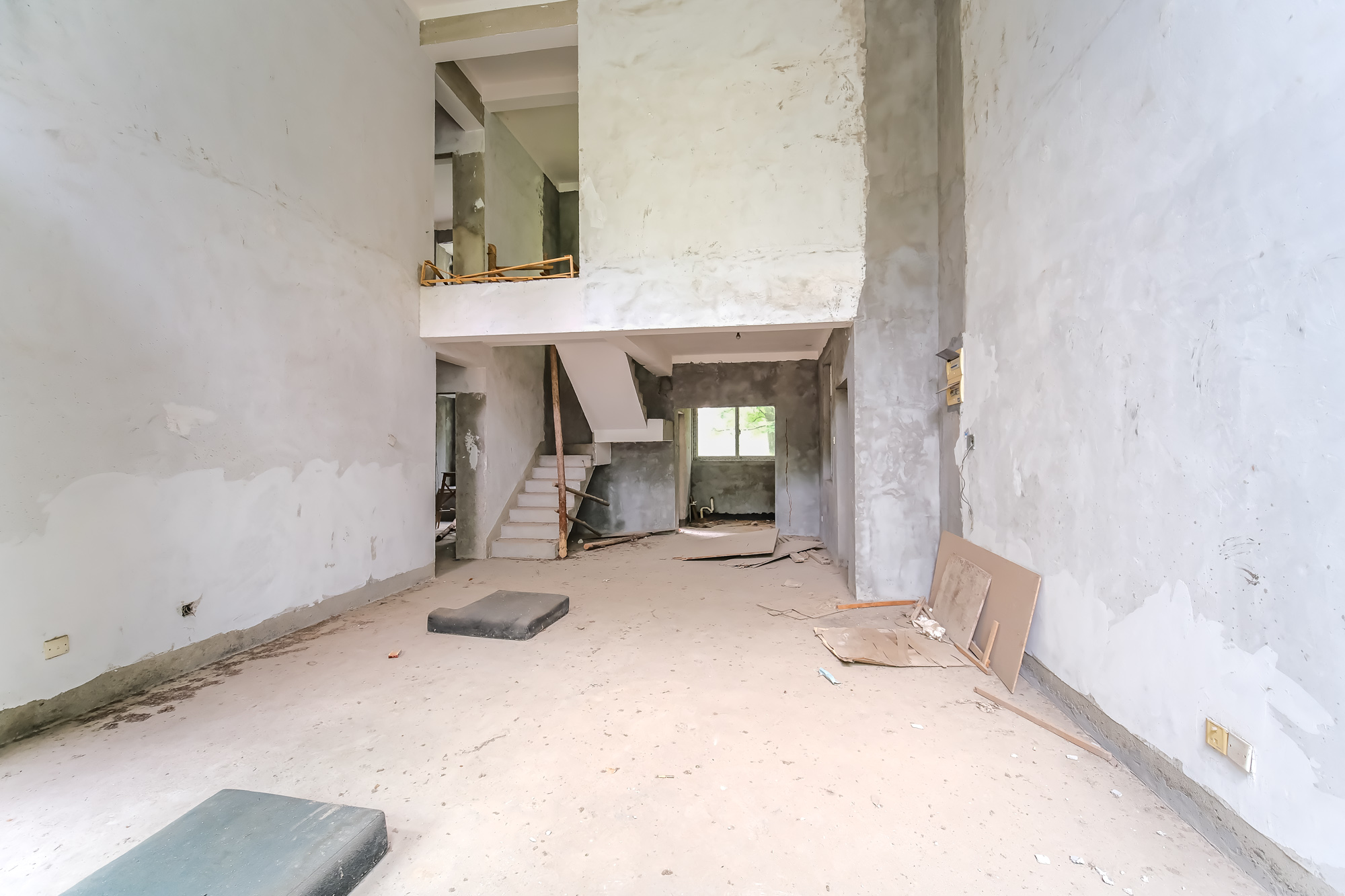 山水湾 4室2厅2卫 190.0万 山水湾 4室2厅2卫 190.0万客厅