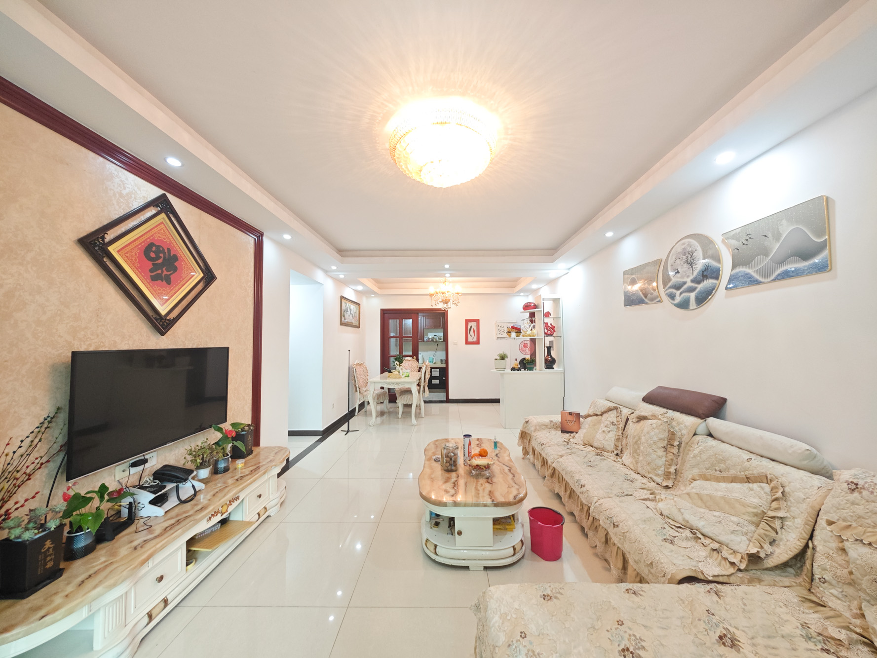 恒大城  3室2厅1卫    93.8万客厅