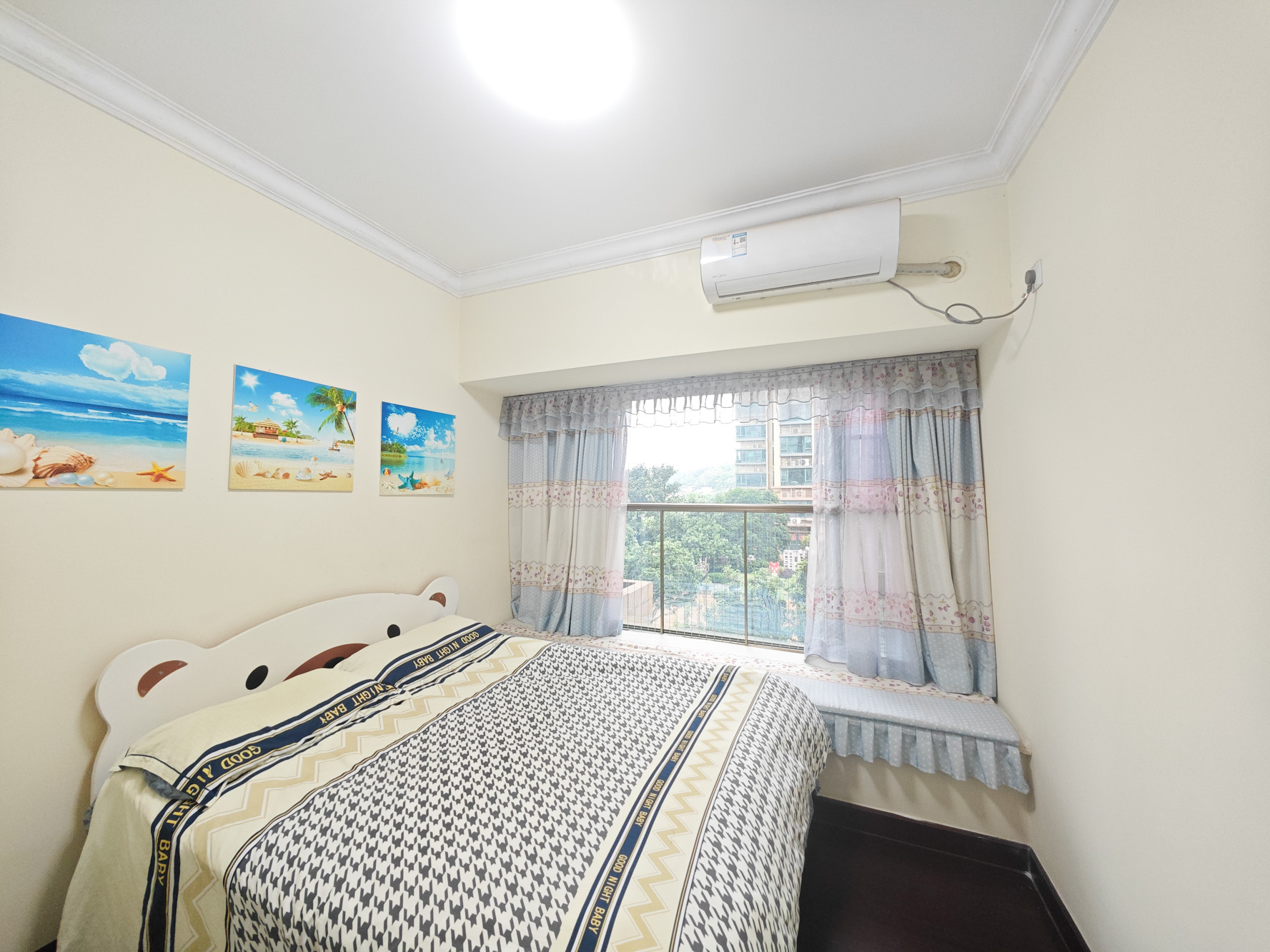 恒大城  3室2厅1卫    93.8万卧室