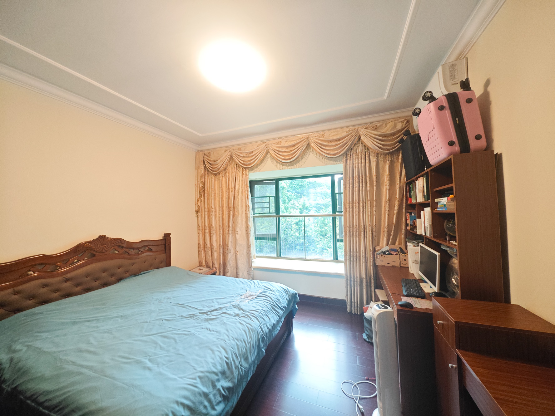 恒大城  3室2厅1卫    93.8万卧室