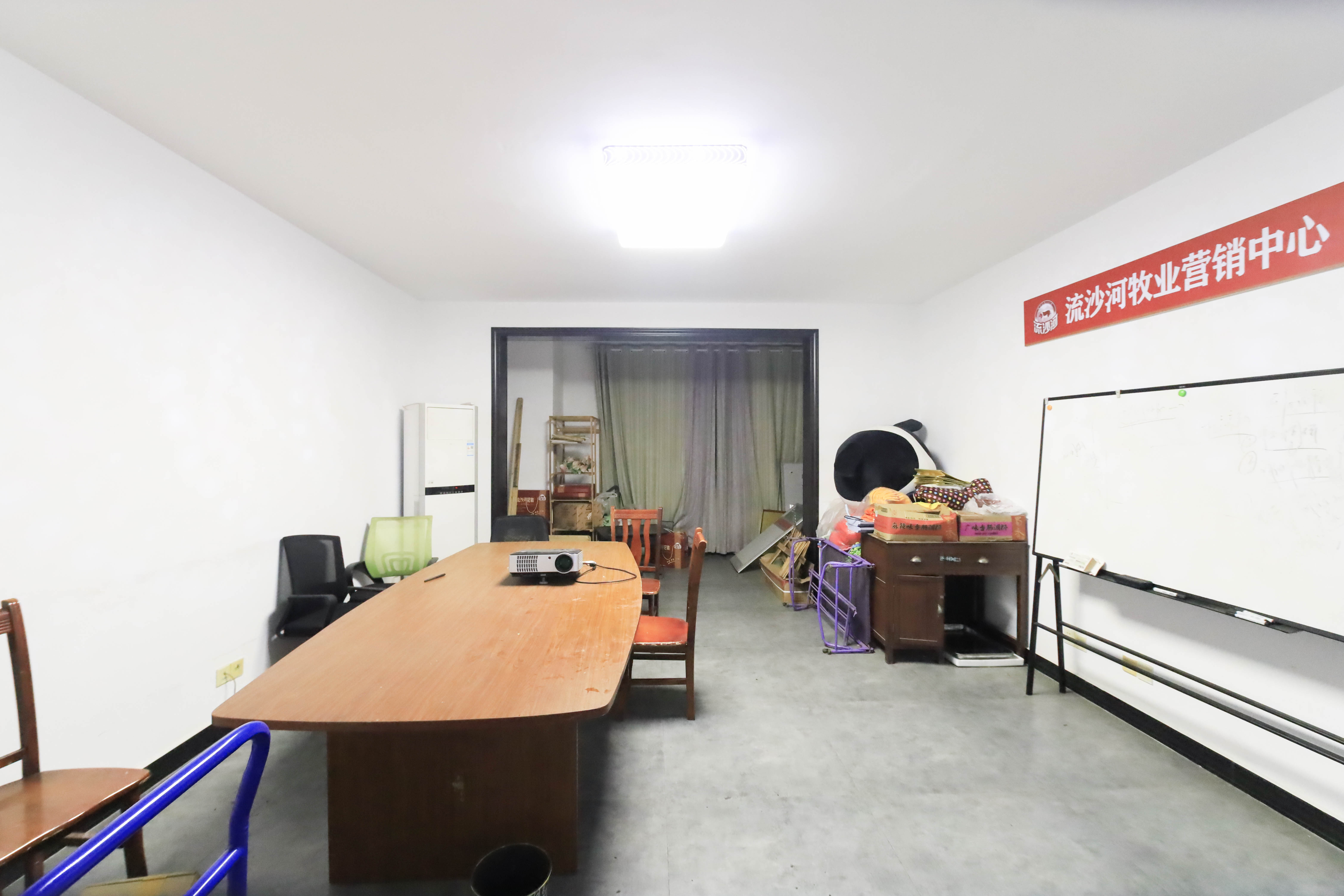 中天瑞景  3室2厅2卫   112.00万客厅