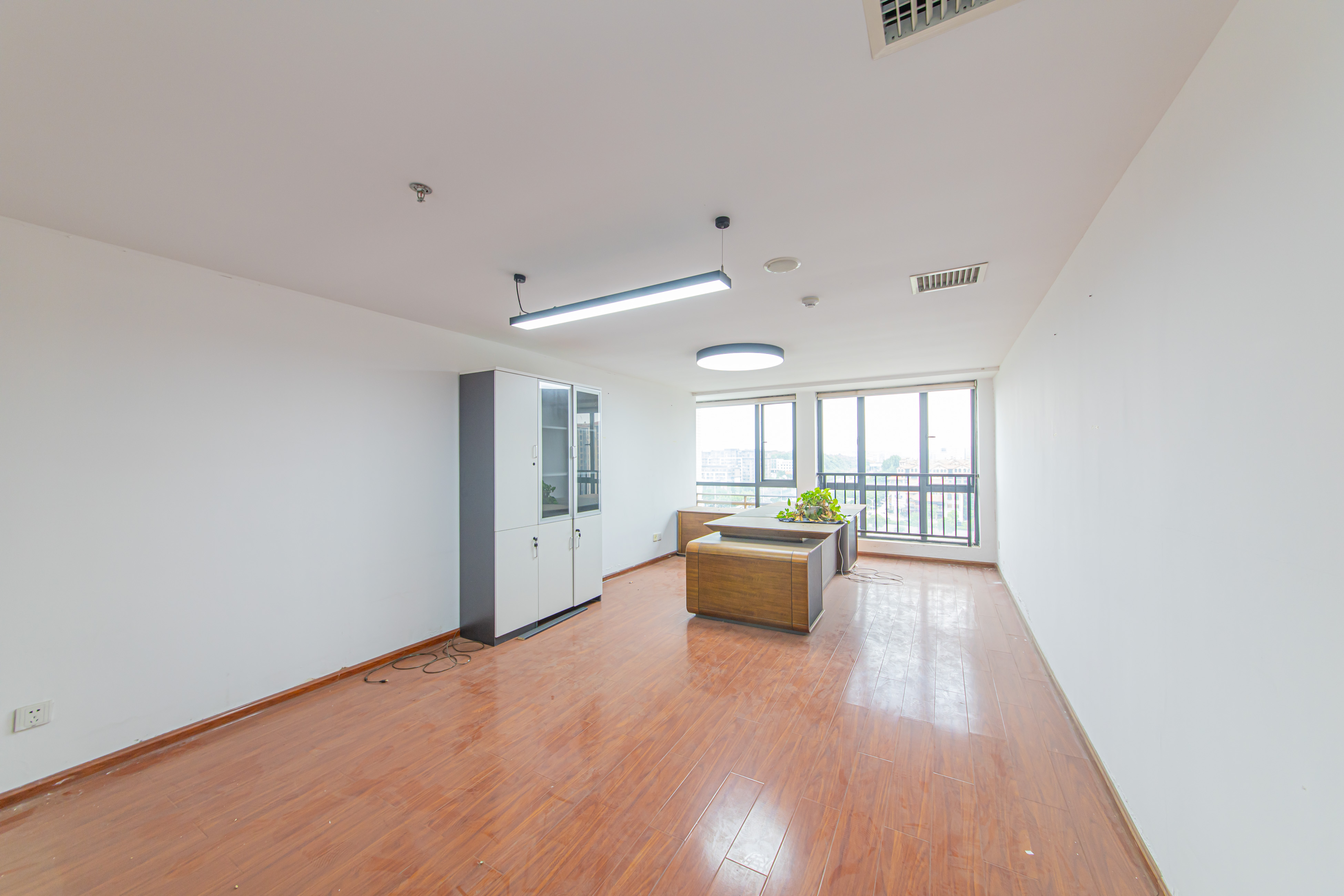 中建芙蓉工社  7室2厅3卫   1300.00万其他